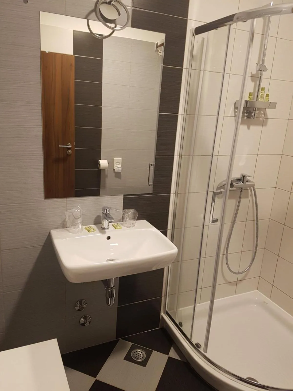 Shower in Hotel Natura Vilanija