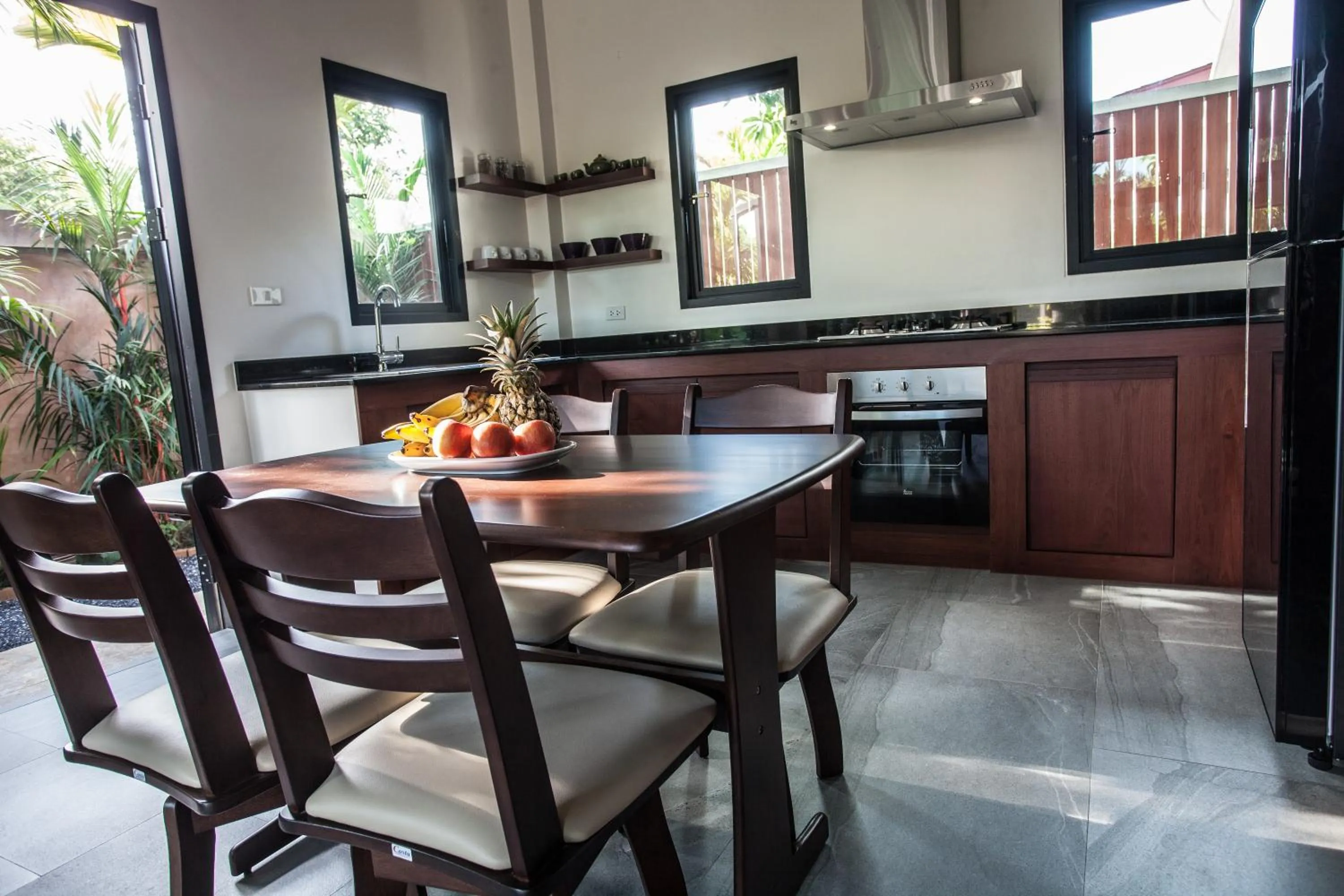Kitchen or kitchenette in Baan Pinya Cosy One Bedroom Executive Bungalow