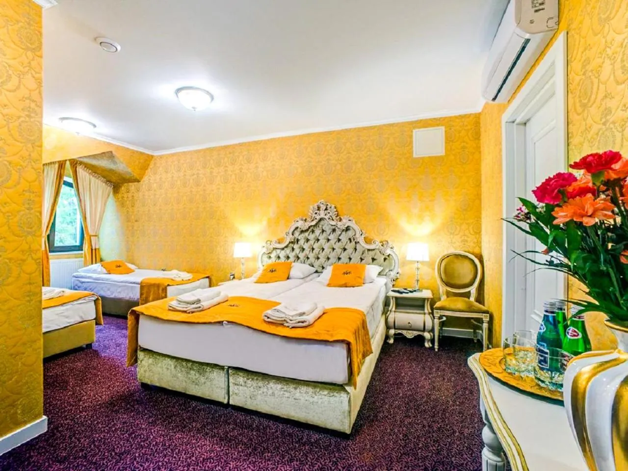 Bed in ROYAL PALACE Centrum Bankietowe