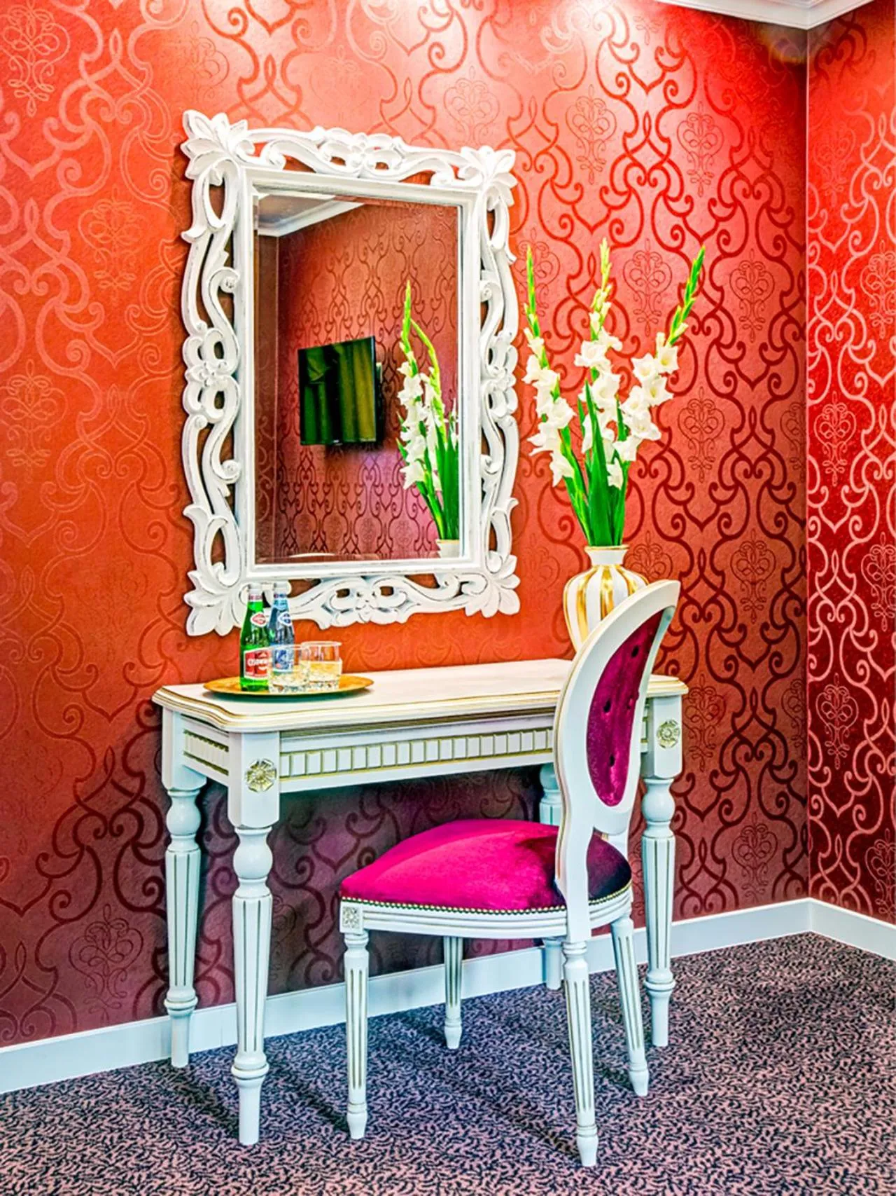 People in ROYAL PALACE Centrum Bankietowe