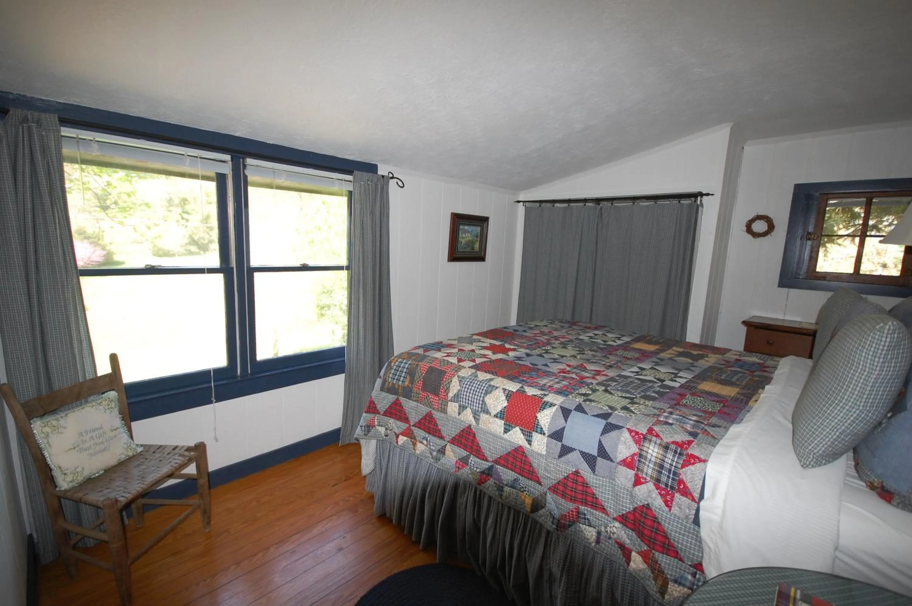Bed in Mountain Springs Cabins
