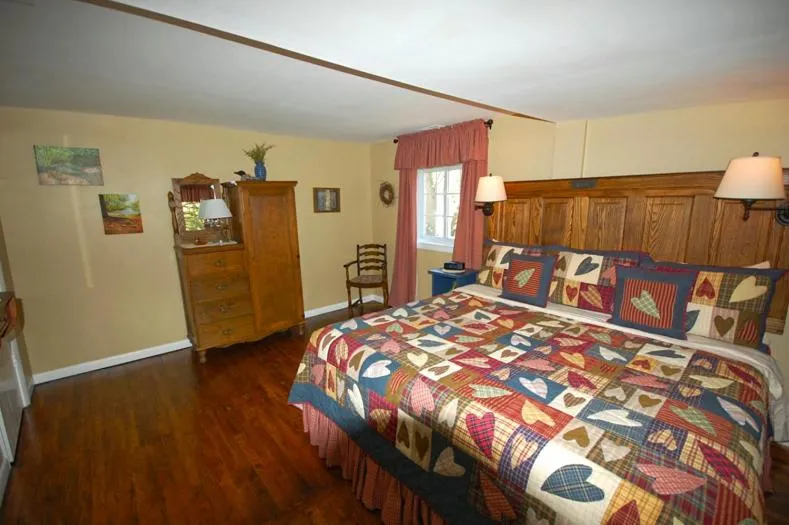 Bed in Mountain Springs Cabins