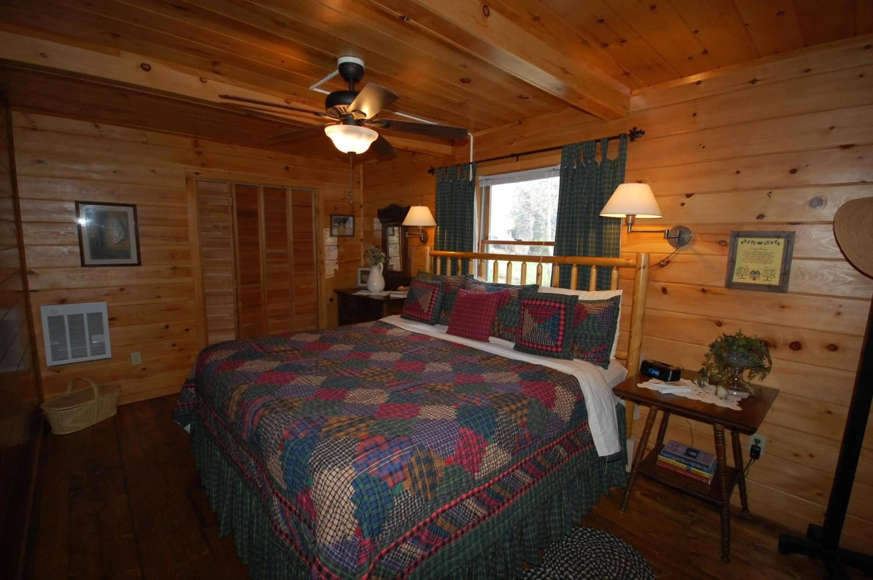 Bed in Mountain Springs Cabins