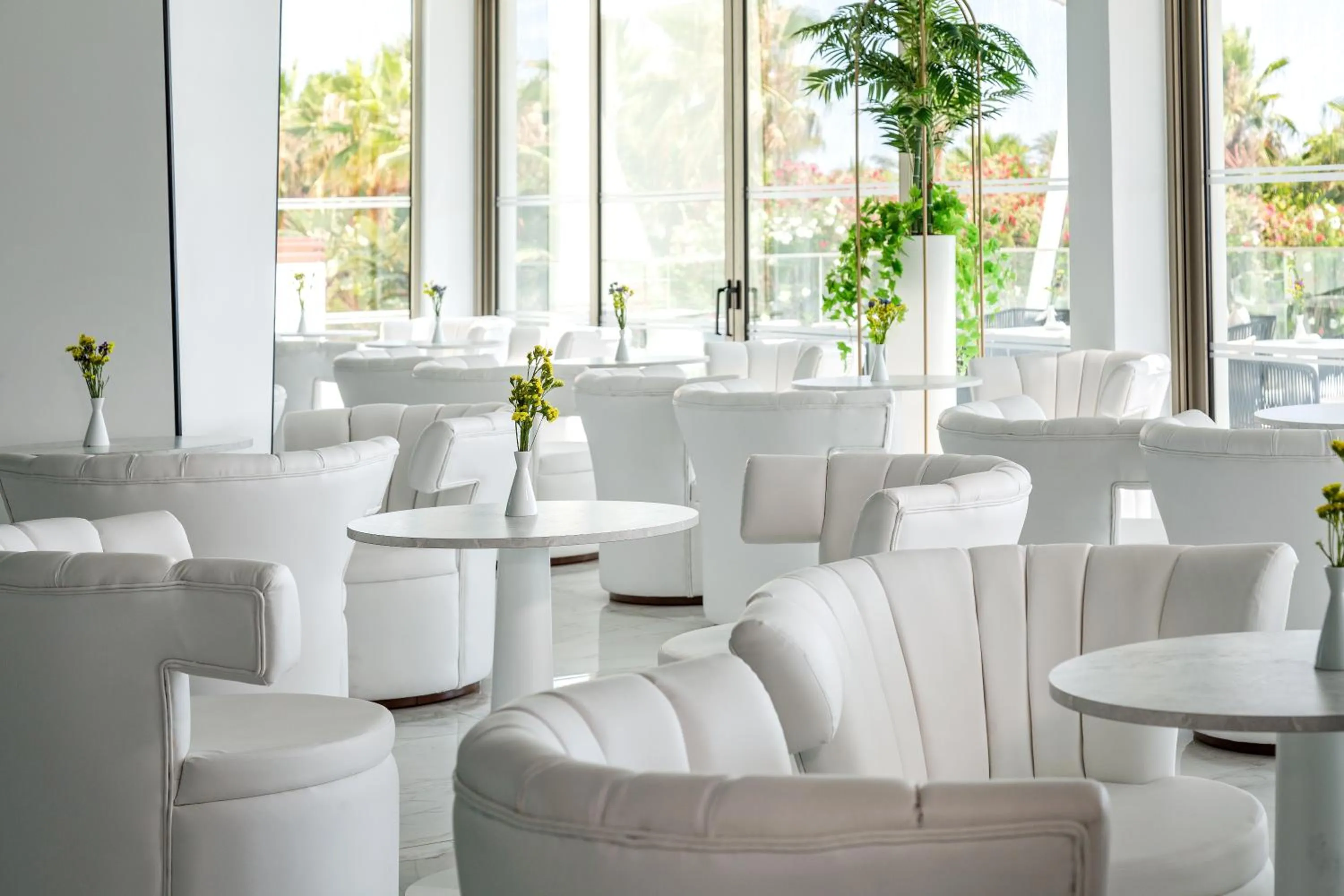 Lounge or bar in Ivi Mare - Designed for Adults by Louis Hotels