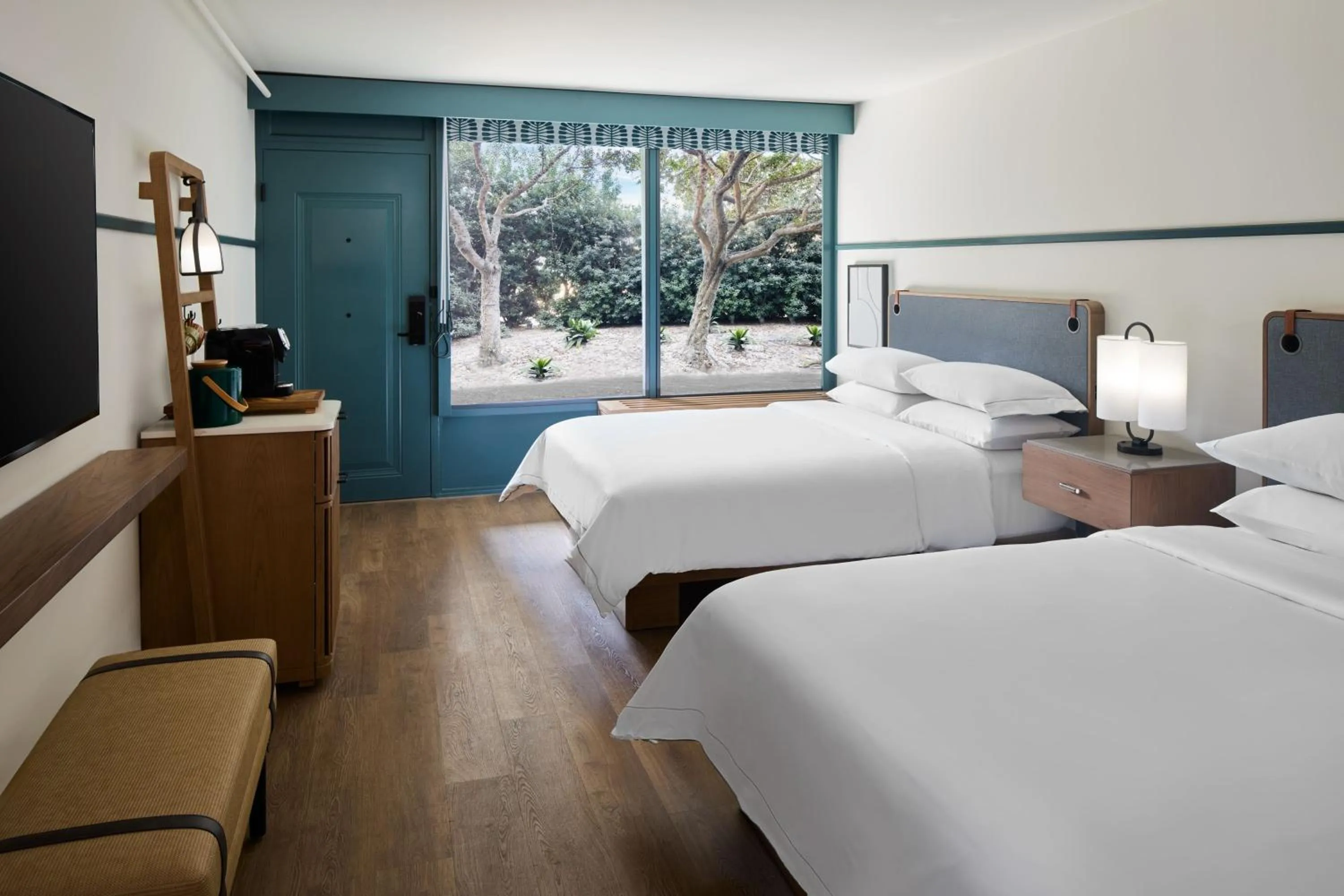 Photo of the whole room, Bed in Monterey Beach Hotel, a Tribute Portfolio Hotel