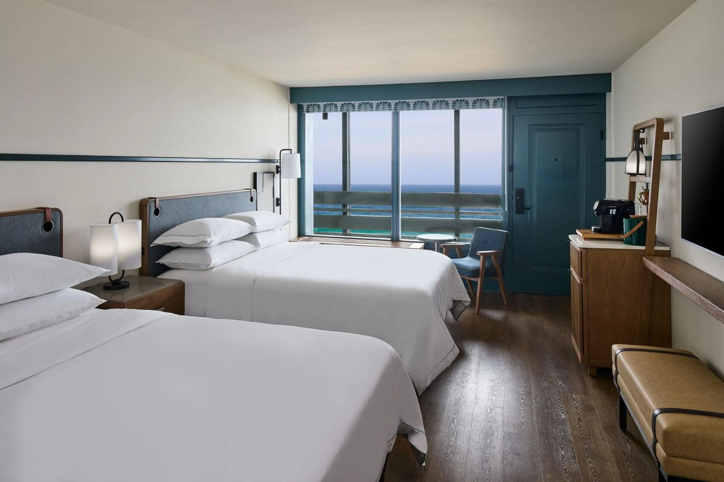Photo of the whole room, Bed in Monterey Beach Hotel, a Tribute Portfolio Hotel