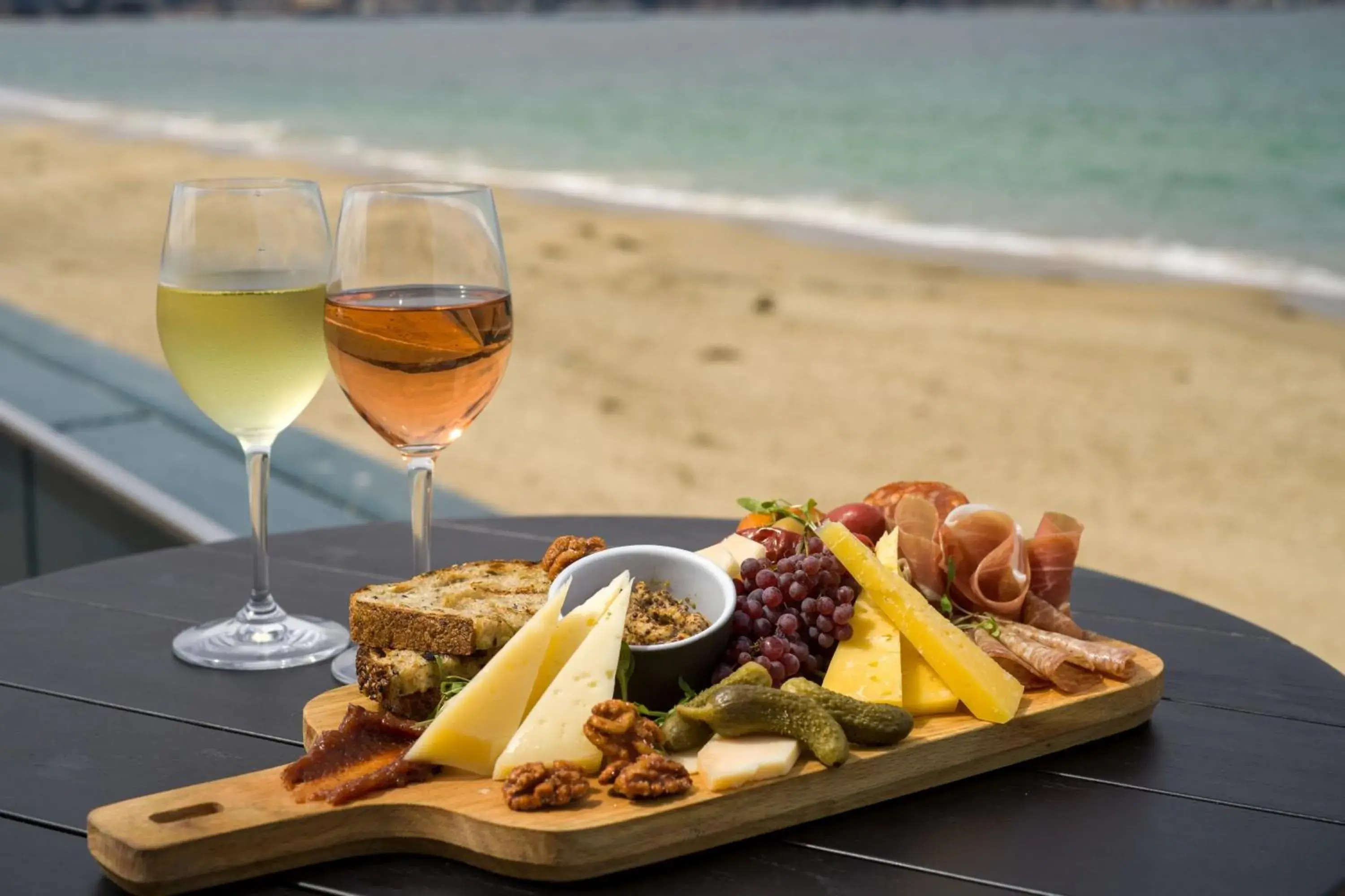 Restaurant/places to eat in Monterey Beach Hotel, a Tribute Portfolio Hotel Restaurant/places to eat in Monterey Beach Hotel, a Tribute Portfolio Hotel