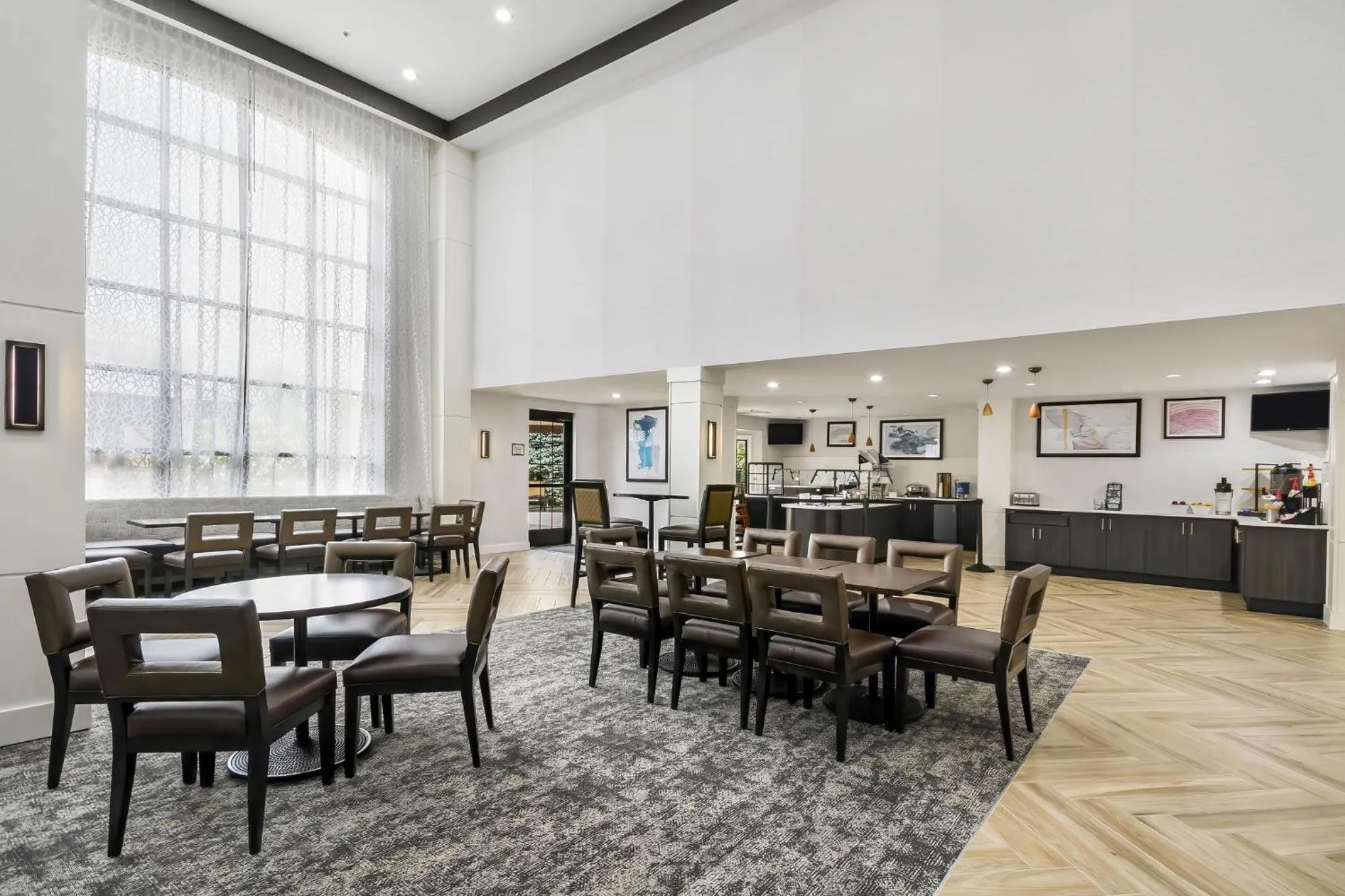 Breakfast in Staybridge Suites Toledo/Maumee by IHG