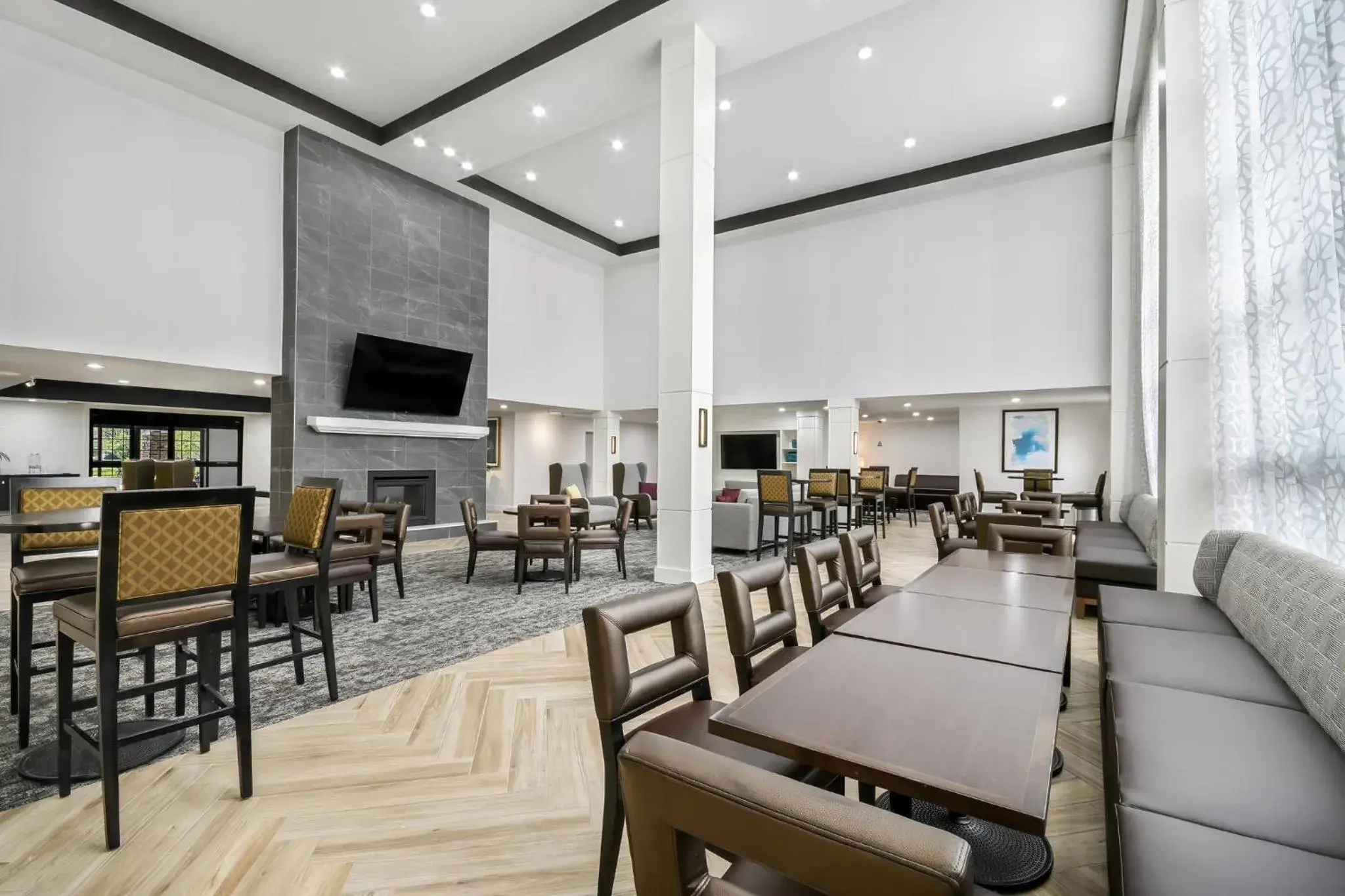 Breakfast in Staybridge Suites Toledo/Maumee by IHG Breakfast in Staybridge Suites Toledo/Maumee by IHG