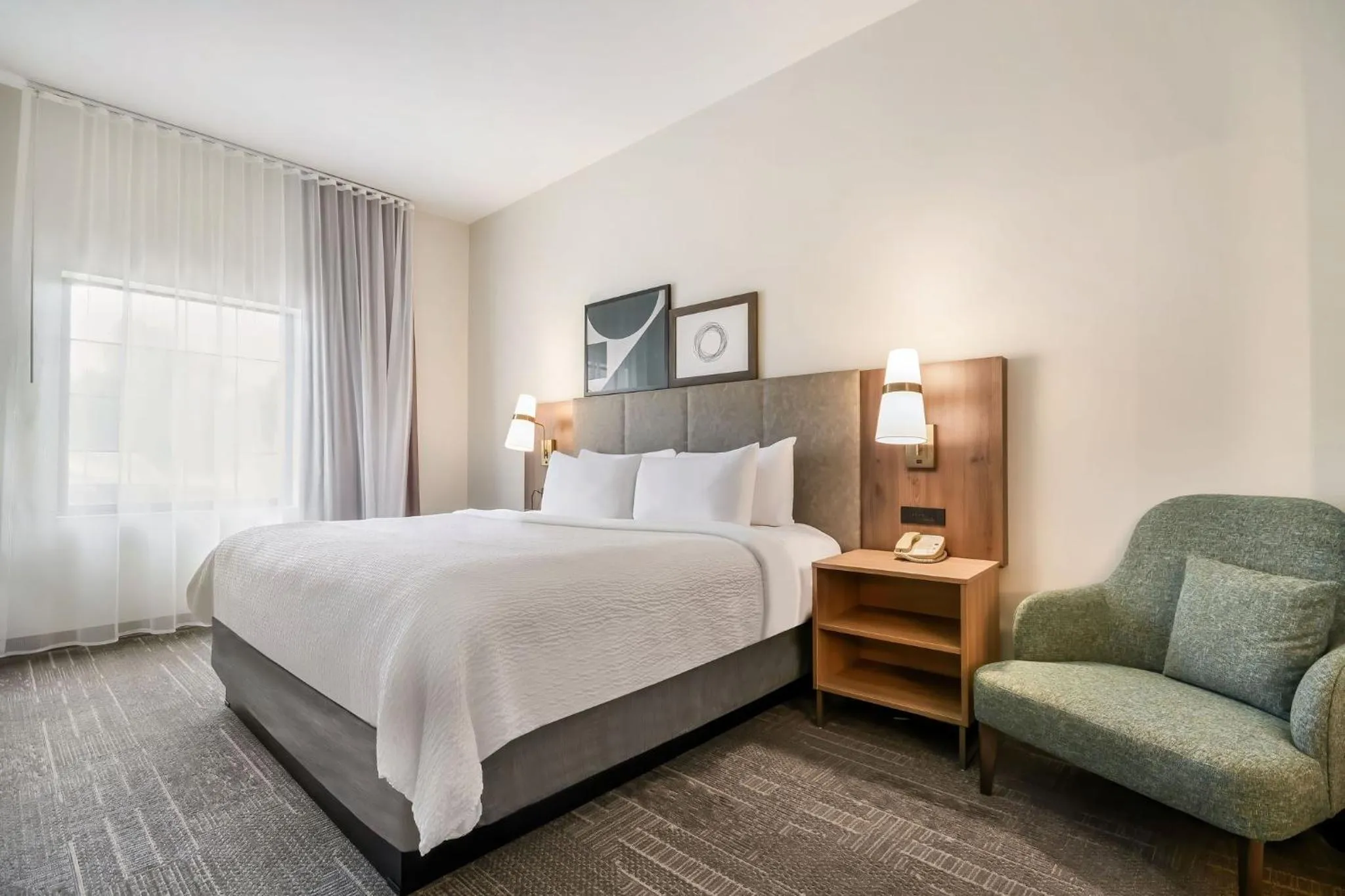 Photo of the whole room, Bed in Staybridge Suites Toledo/Maumee by IHG