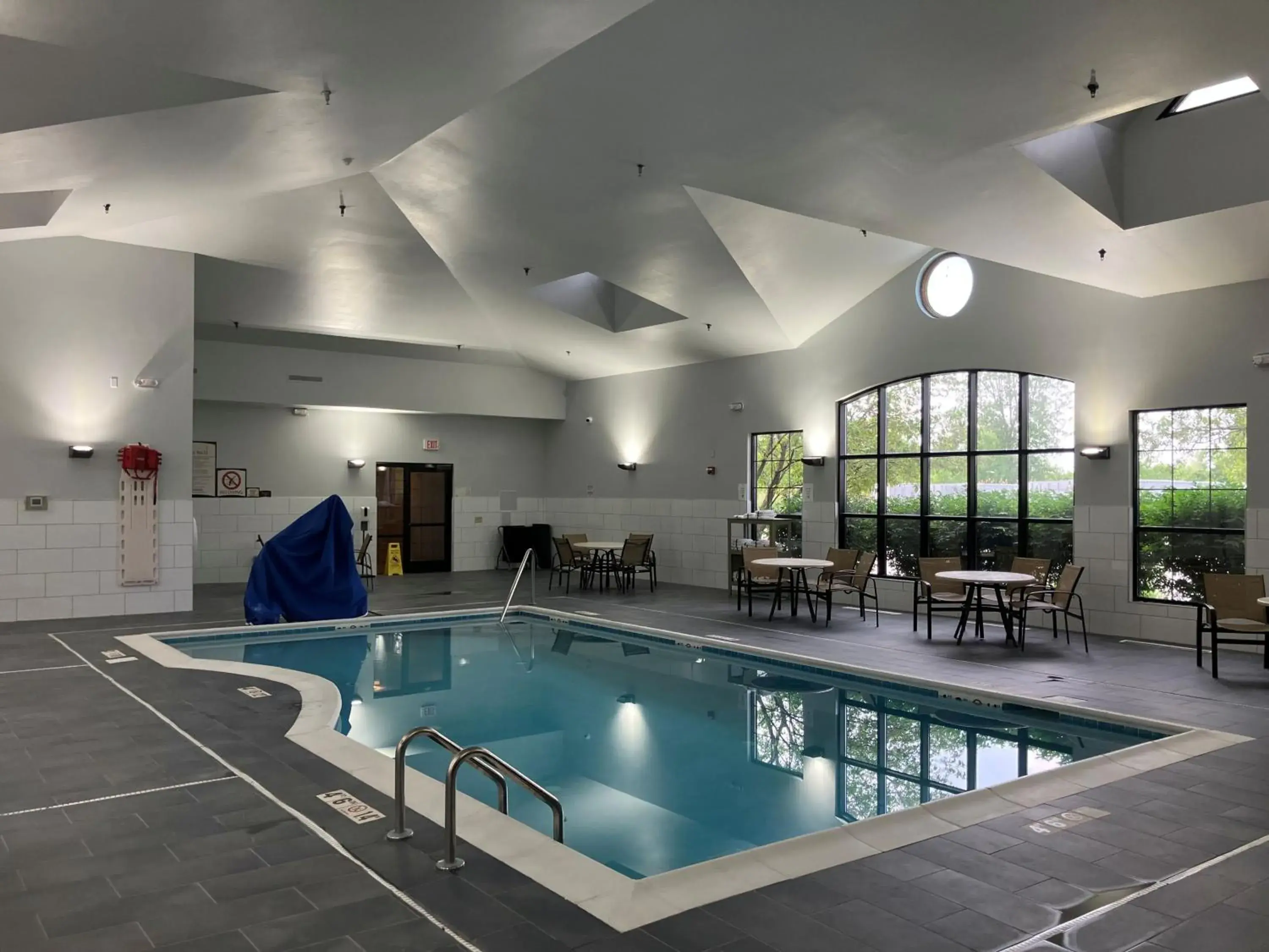 Swimming pool in Staybridge Suites Toledo/Maumee by IHG Swimming pool in Staybridge Suites Toledo/Maumee by IHG