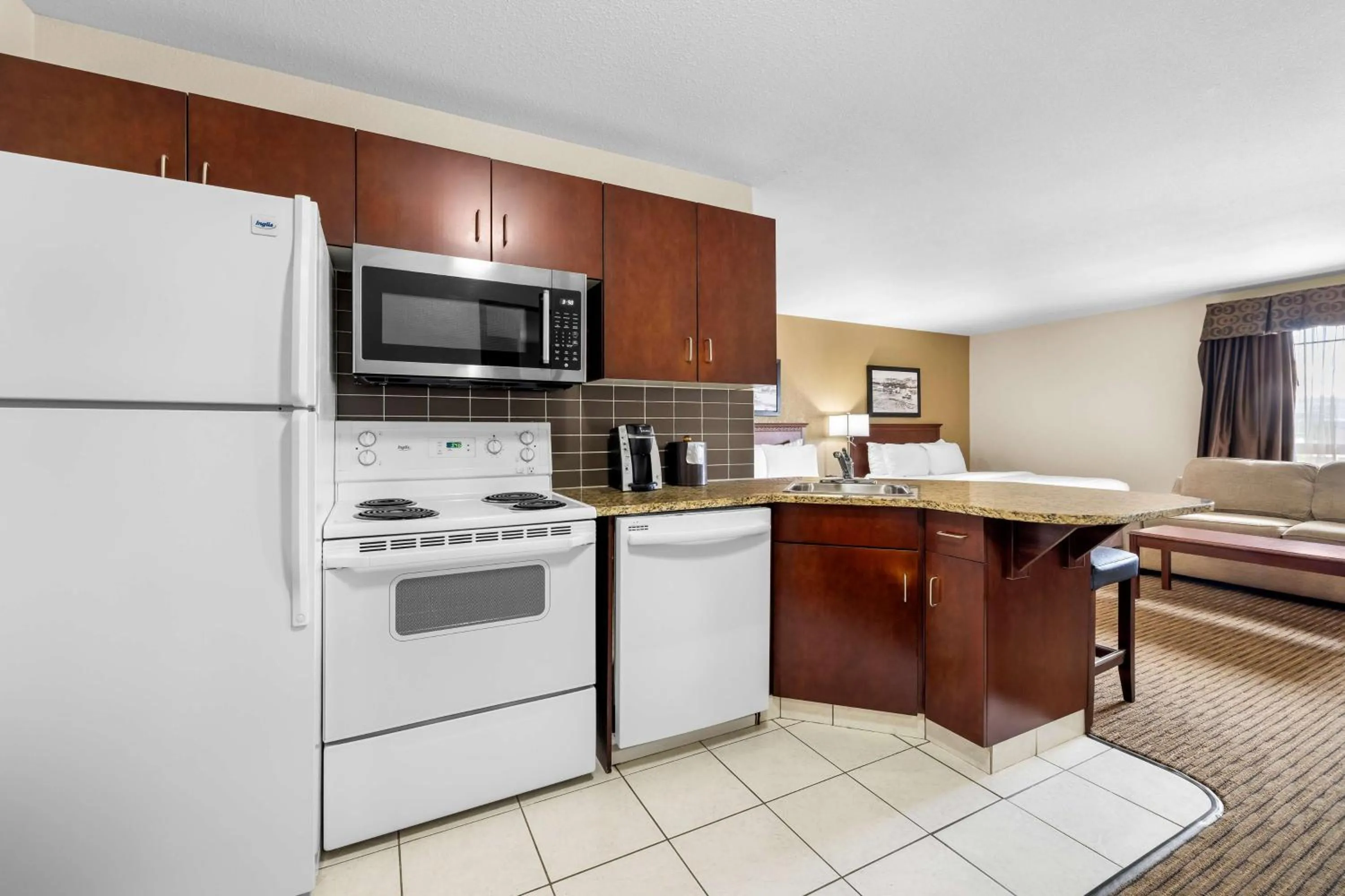 Bedroom in SureStay Plus Hotel by Best Western Drumheller