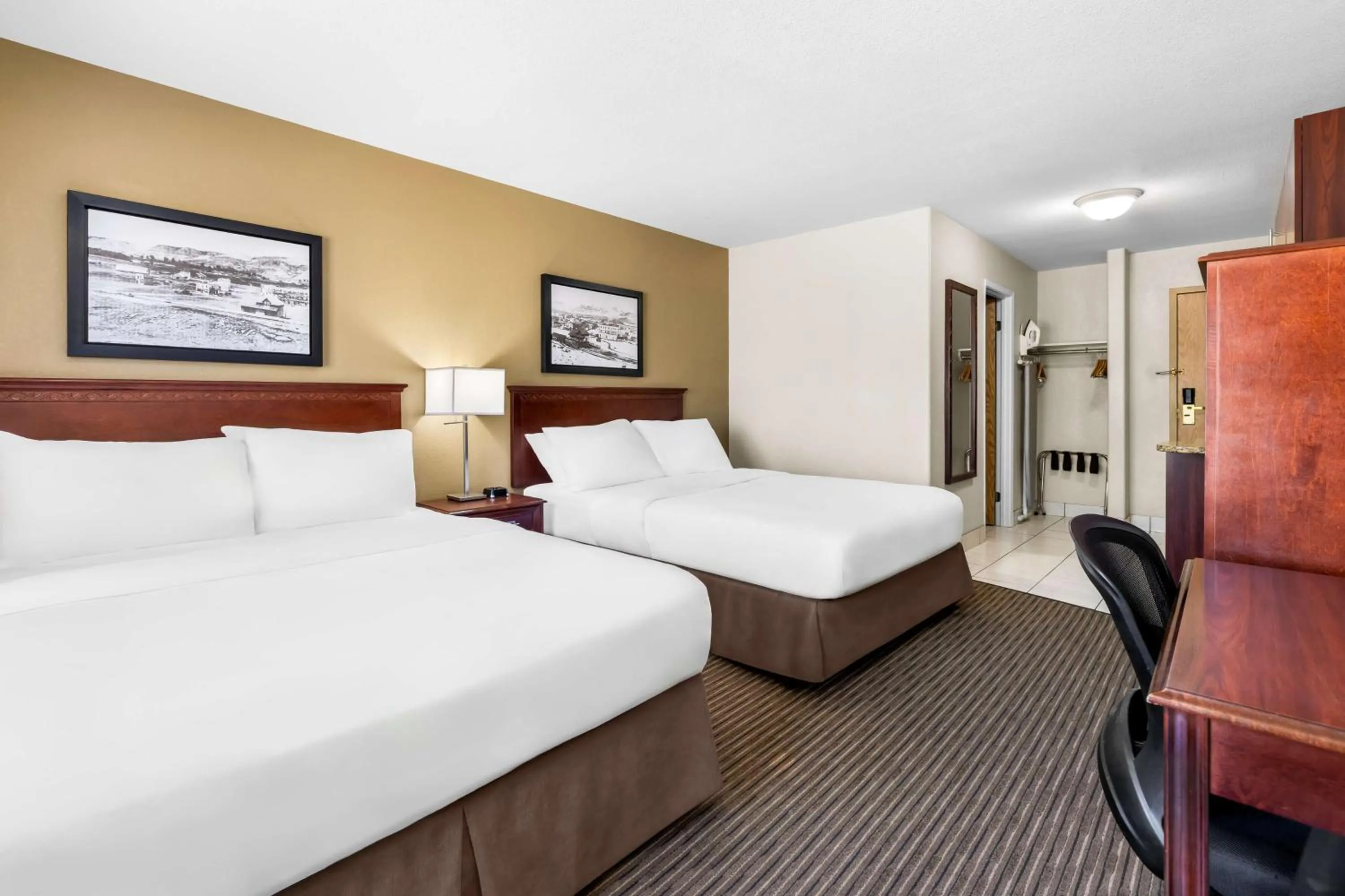 Bedroom, Bed in SureStay Plus Hotel by Best Western Drumheller