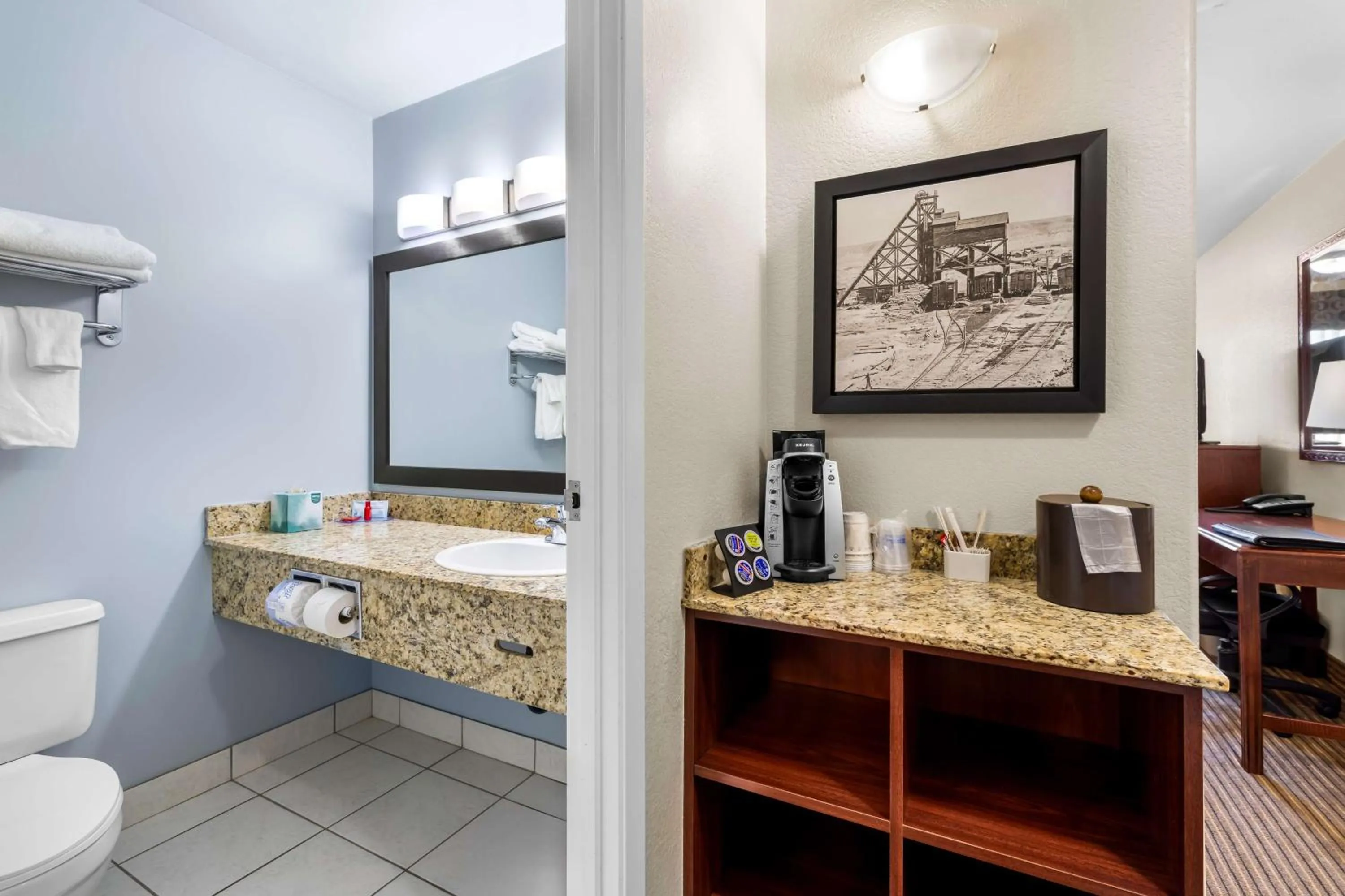 Bedroom in SureStay Plus Hotel by Best Western Drumheller