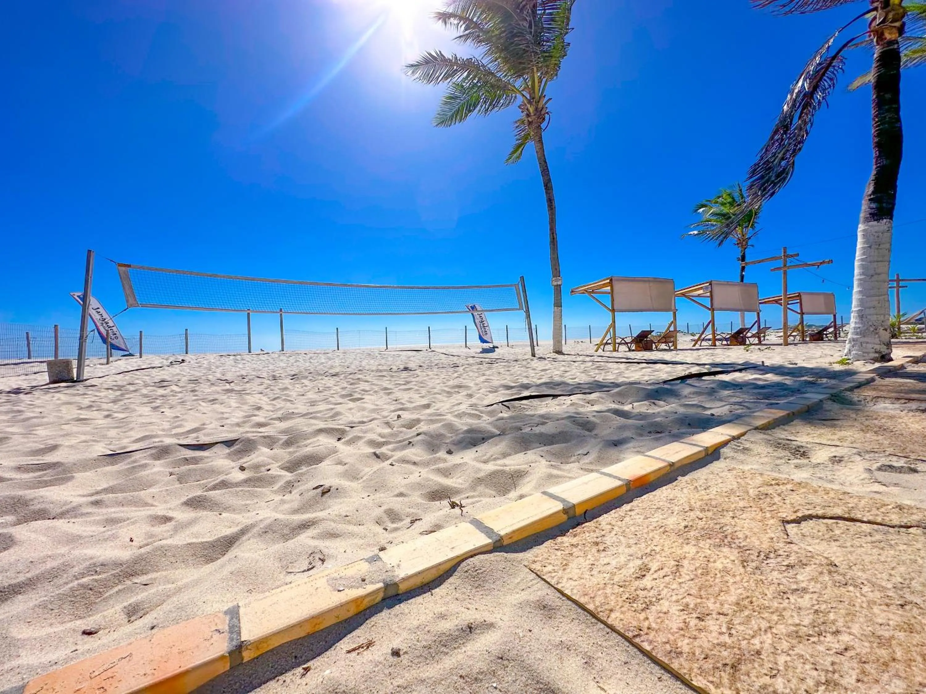 People in Jangadeiro Praia Hotel Resort - Parque Aquático e Pé na Areia