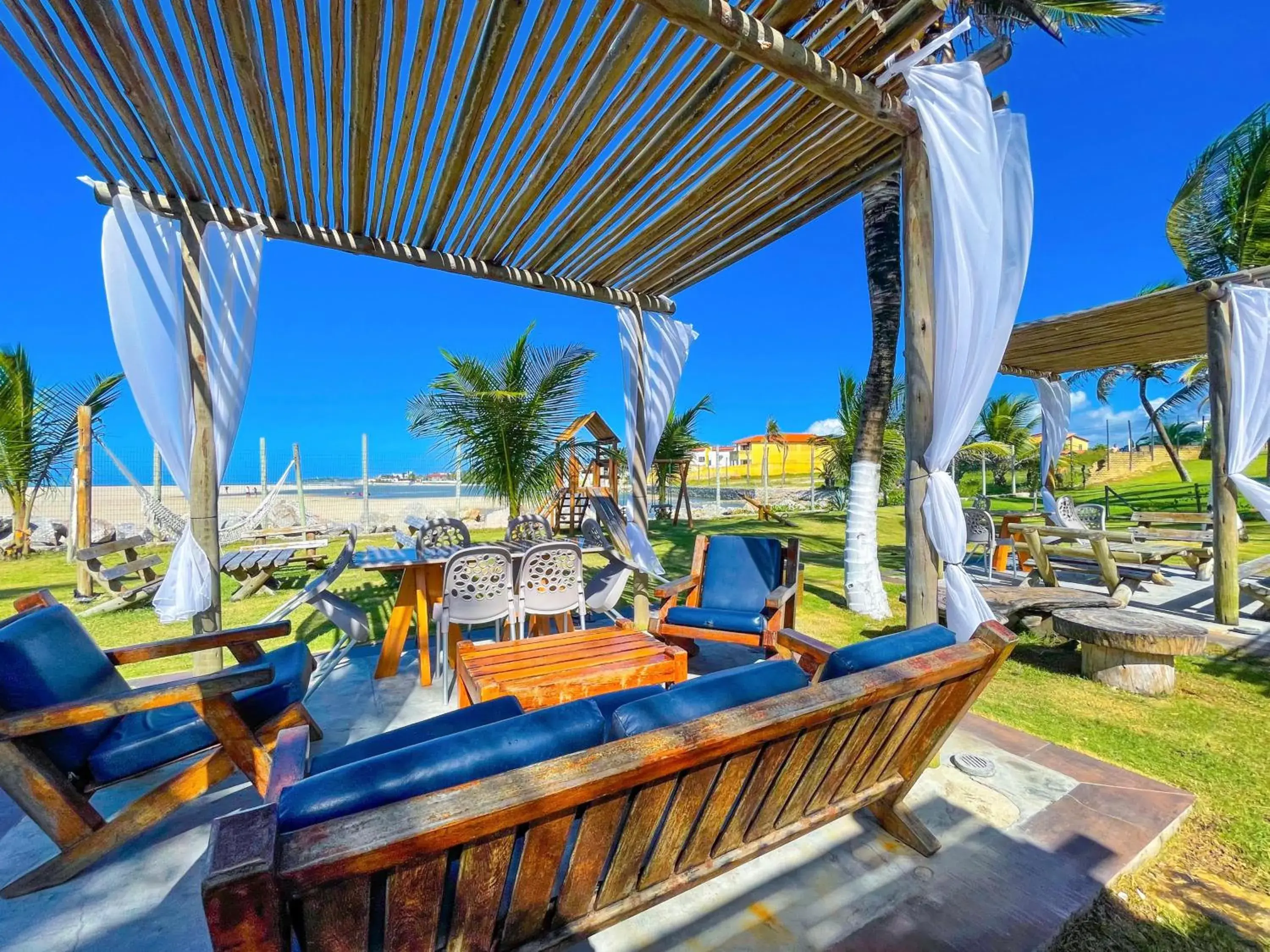 Lounge or bar in Jangadeiro Praia Hotel Resort - Parque Aquático e Pé na Areia Lounge or bar in Jangadeiro Praia Hotel Resort - Parque Aquático e Pé na Areia