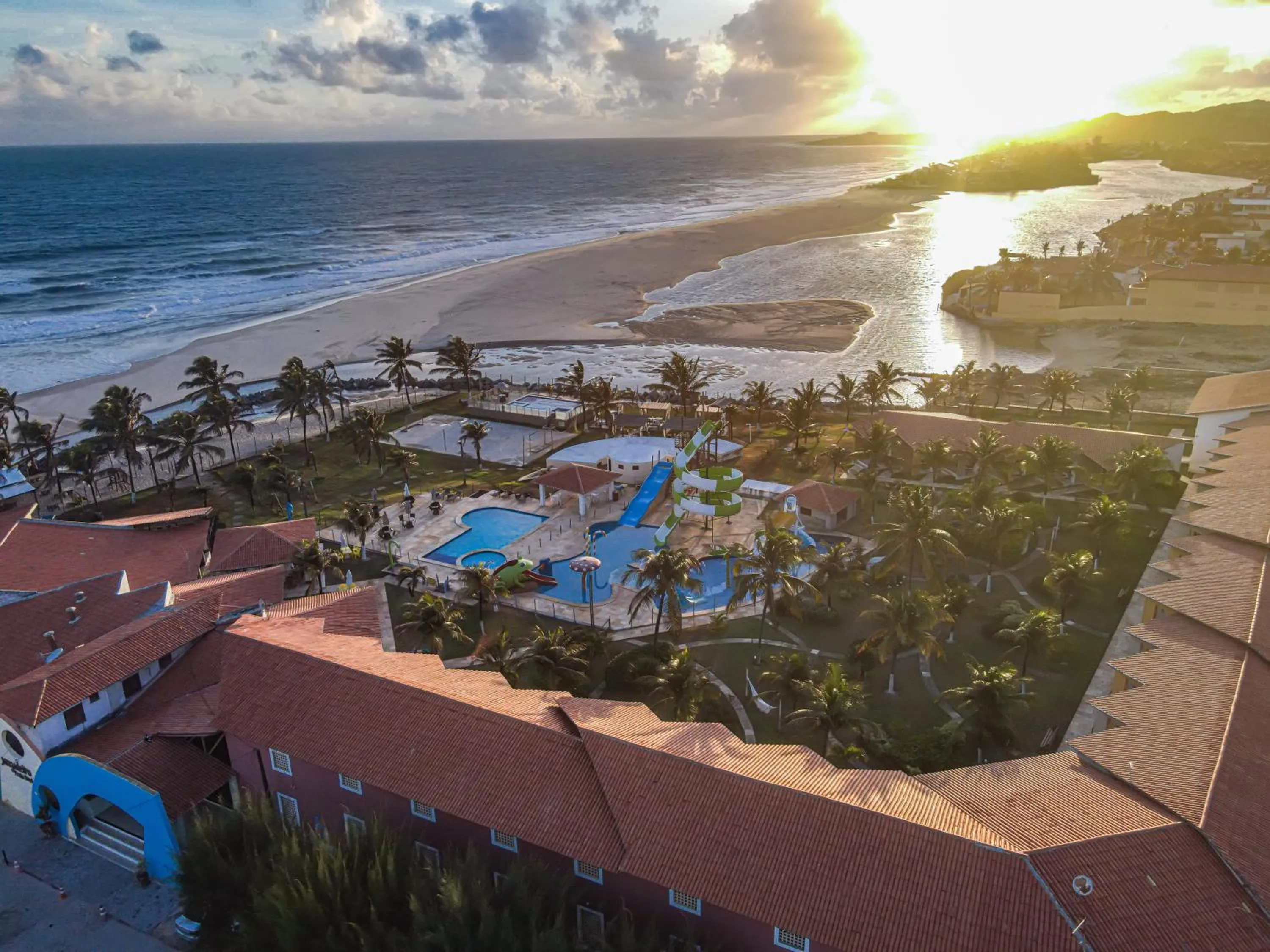 Bird's eye view in Jangadeiro Praia Hotel Resort - Parque Aquático e Pé na Areia
