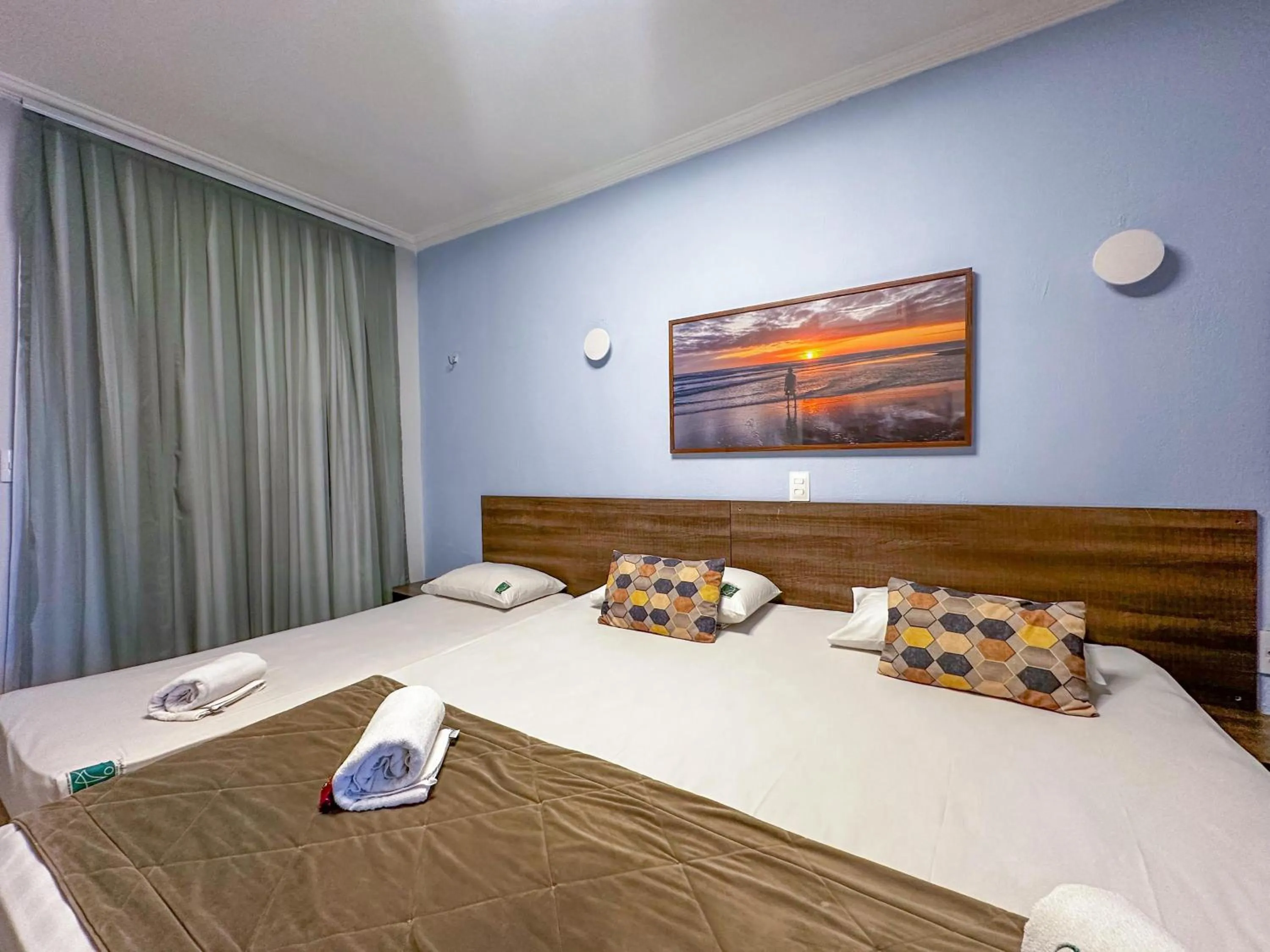 Photo of the whole room, Bed in Jangadeiro Praia Hotel Resort - Parque Aquático e Pé na Areia