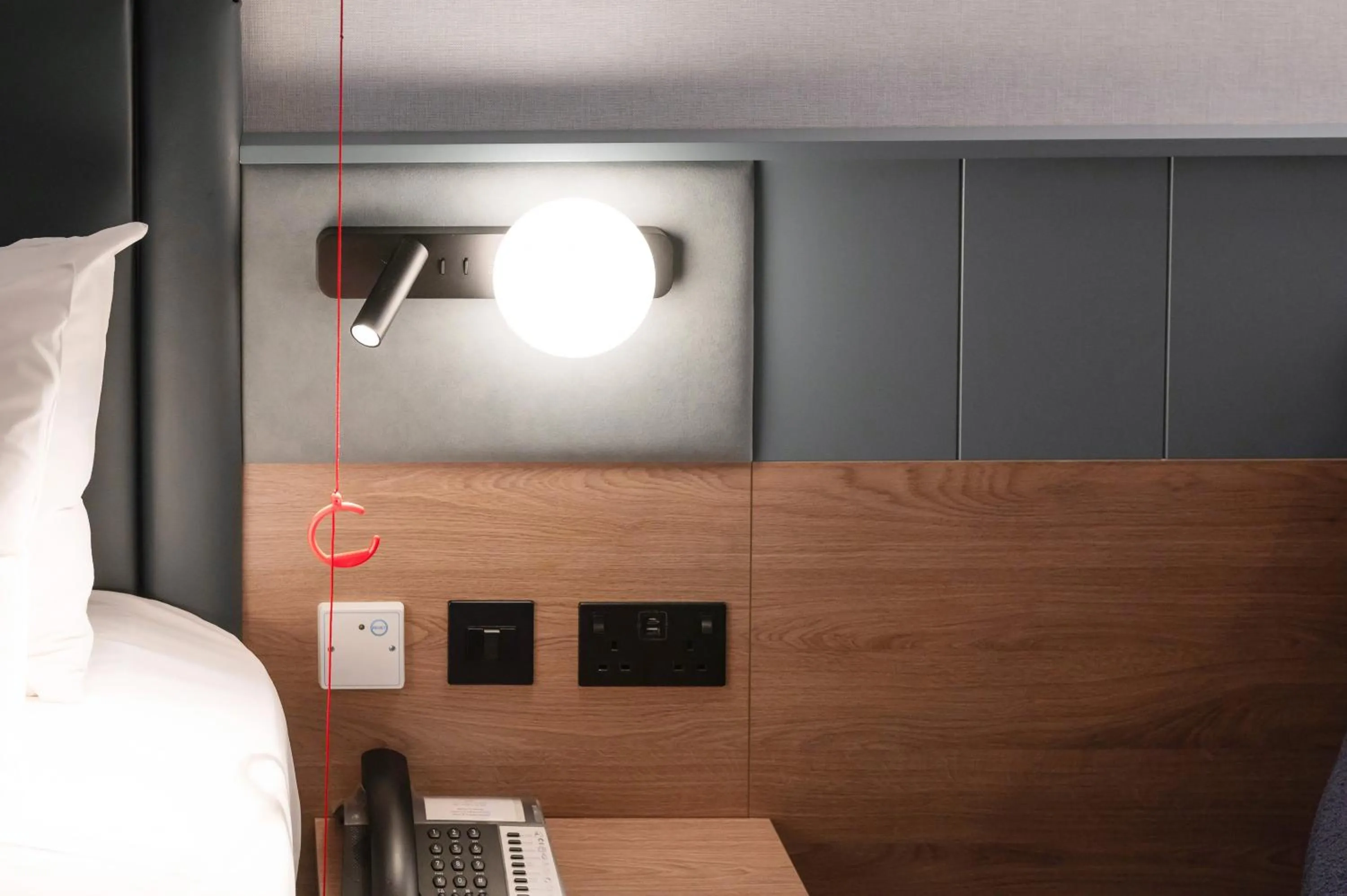 Photo of the whole room, Bed in Crowne Plaza Birmingham City by IHG