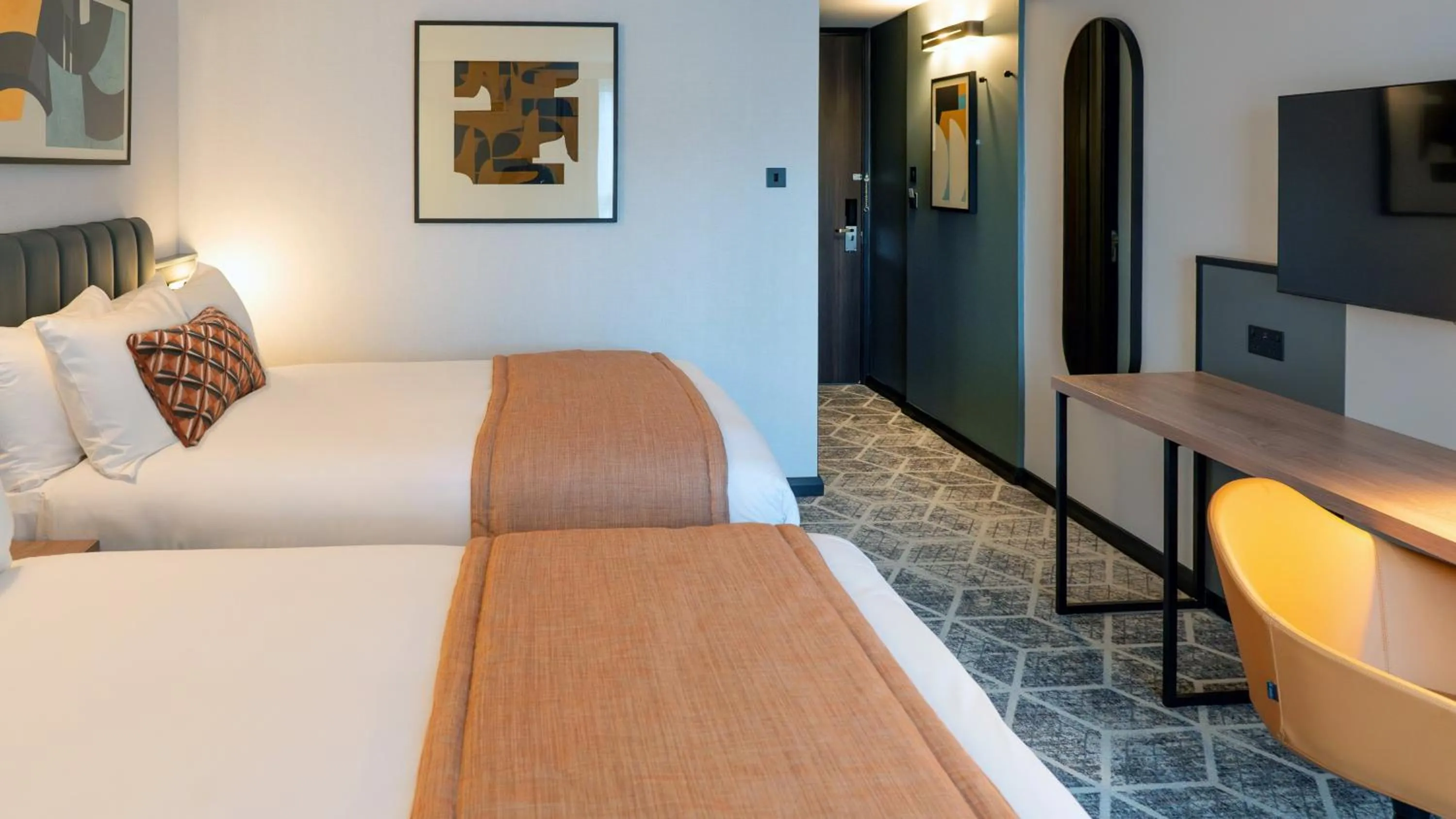 Photo of the whole room, Bed in Crowne Plaza Birmingham City by IHG