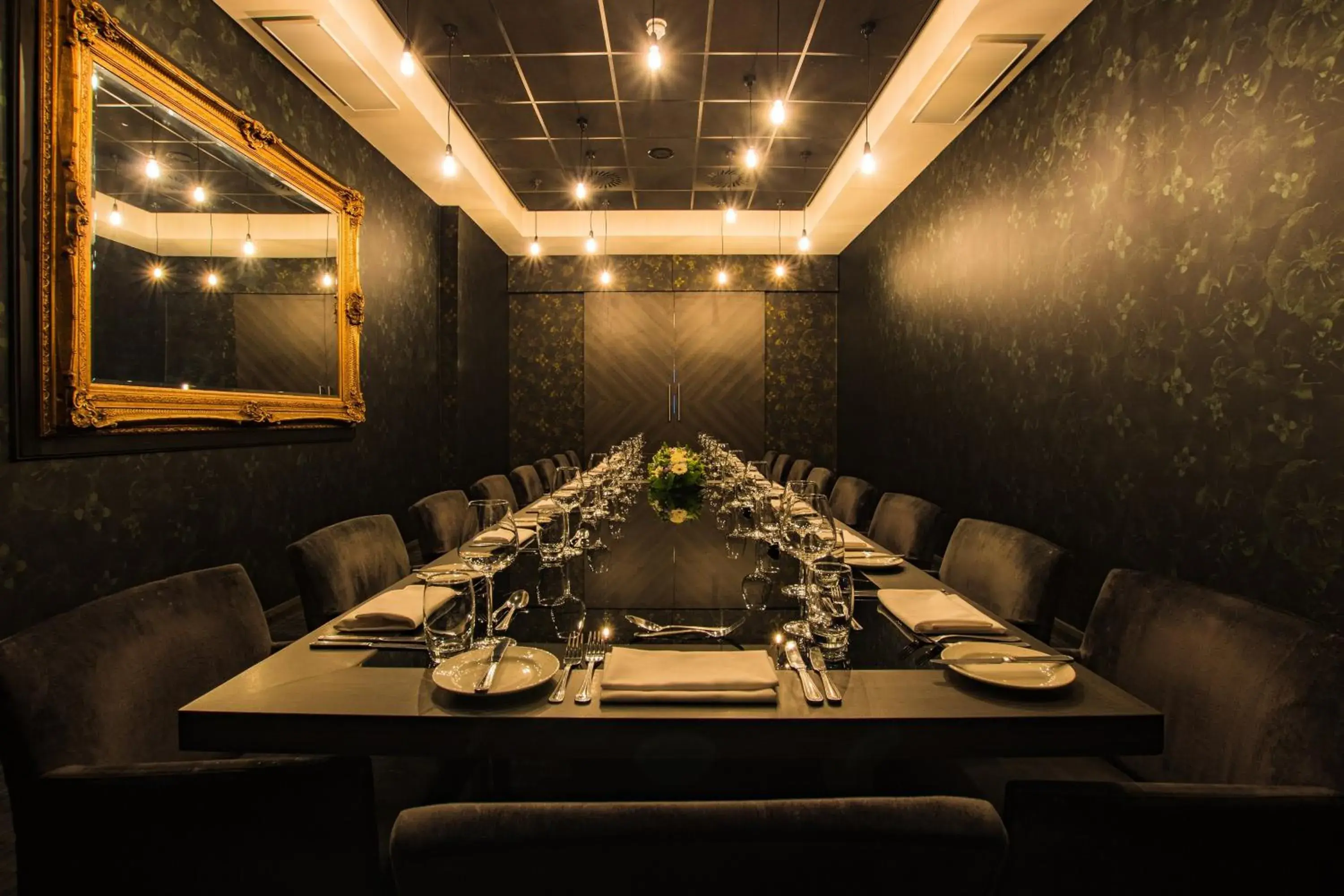 Restaurant/places to eat in Crowne Plaza Birmingham City by IHG Restaurant/places to eat in Crowne Plaza Birmingham City by IHG