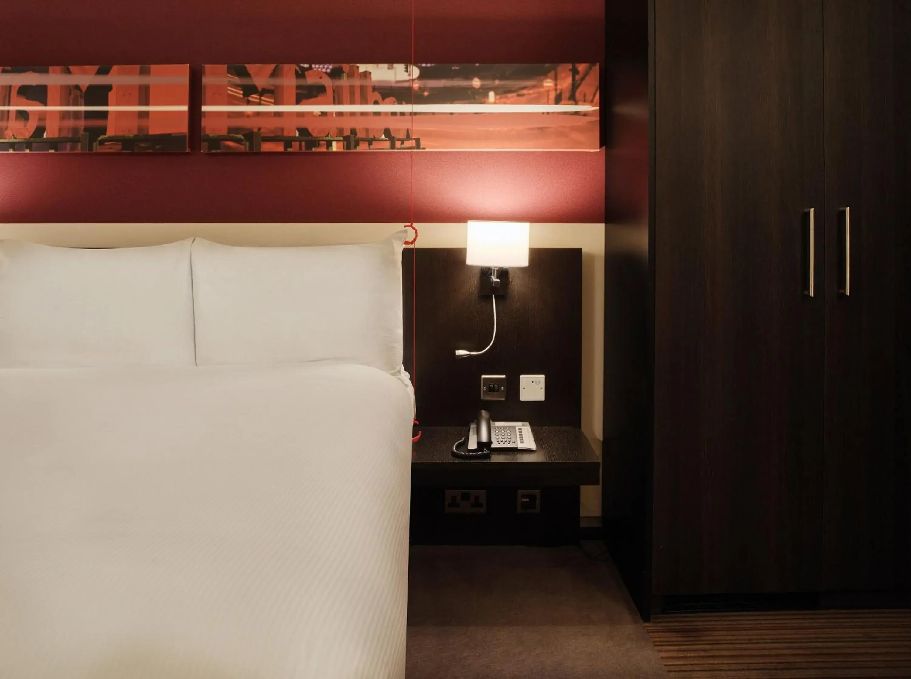 Photo of the whole room, Bed in Crowne Plaza Birmingham City by IHG Photo of the whole room, Bed in Crowne Plaza Birmingham City by IHG