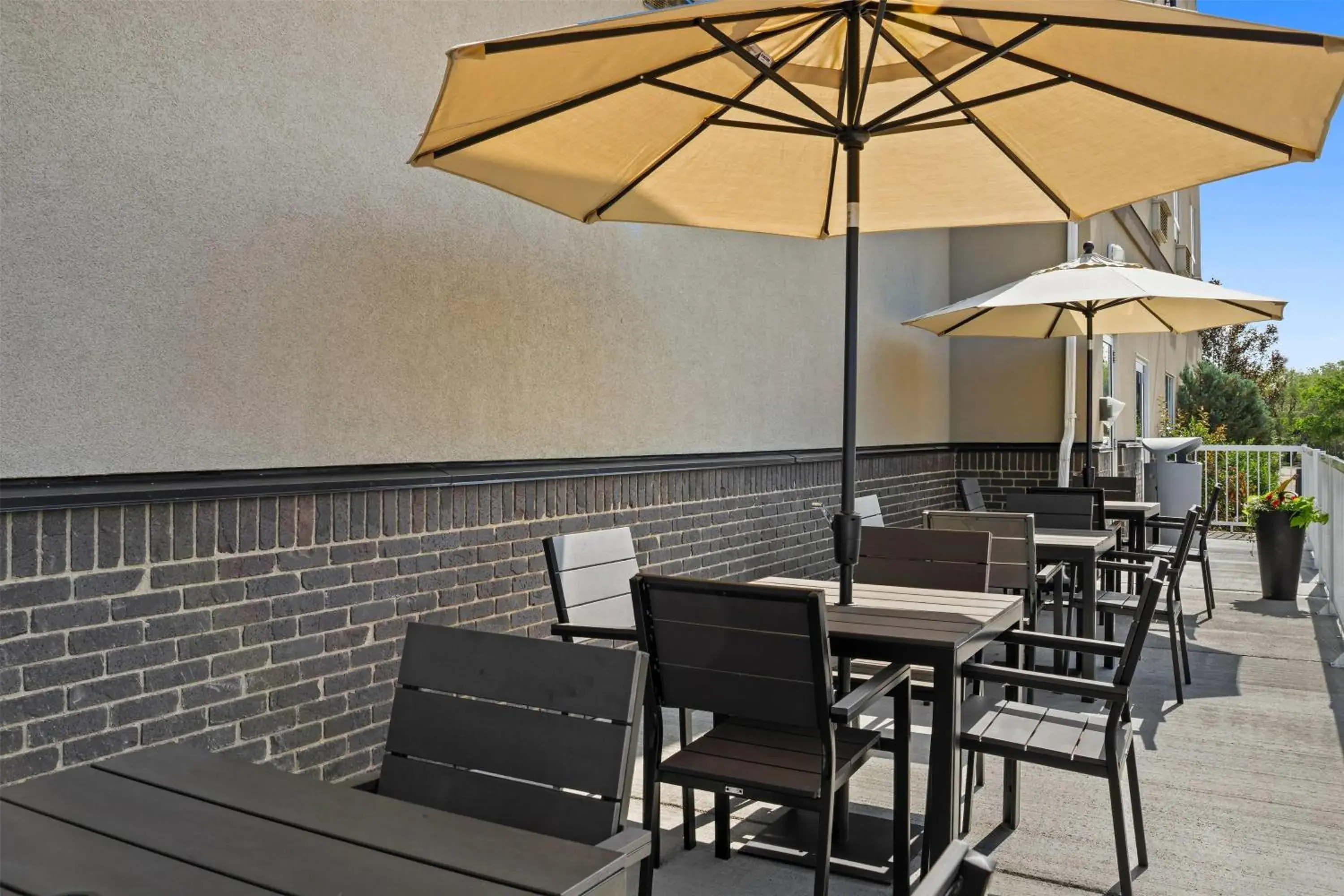 Inner courtyard view in Ramada by Wyndham Drumheller Hotel & Suites Inner courtyard view in Ramada by Wyndham Drumheller Hotel & Suites