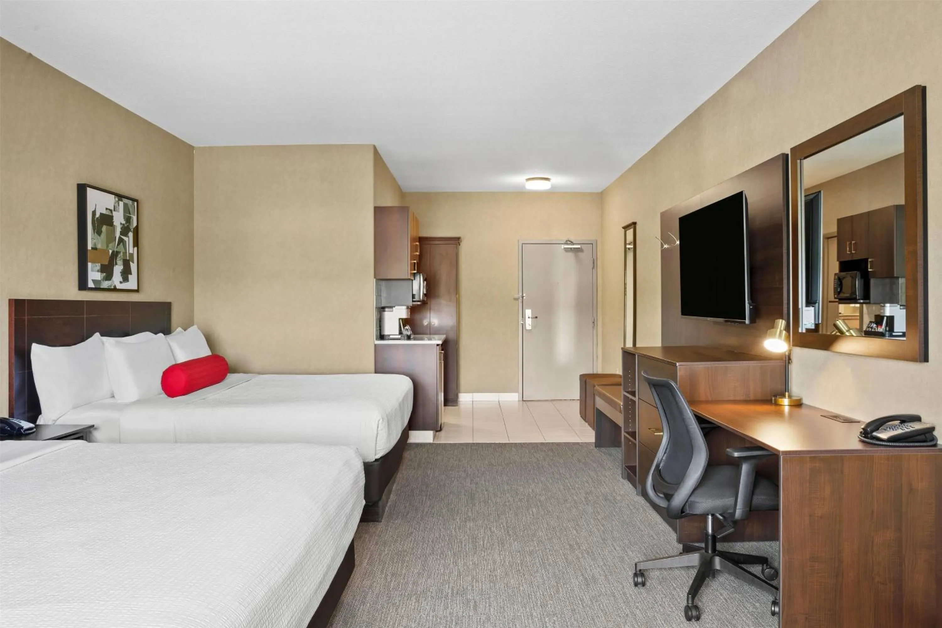 Photo of the whole room, Bed in Ramada by Wyndham Drumheller Hotel & Suites