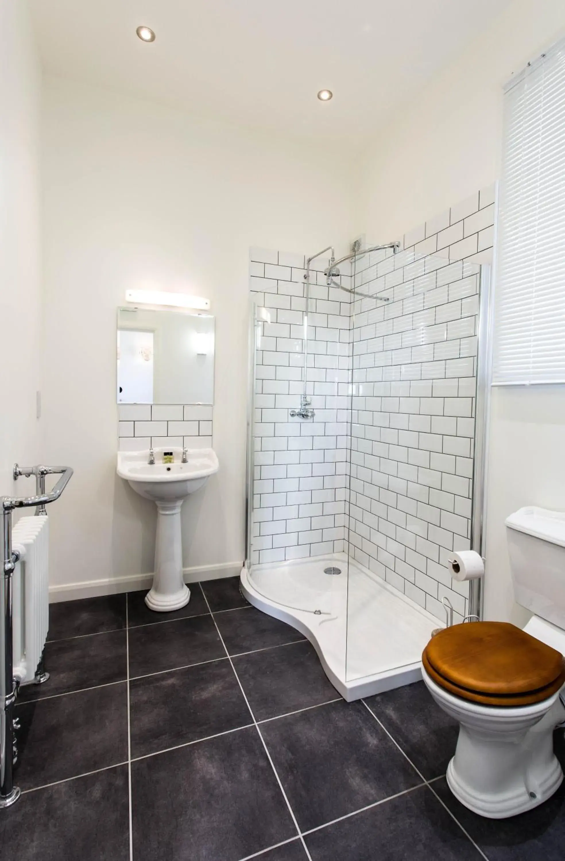 Tailor Room 1 Tailor Room 1