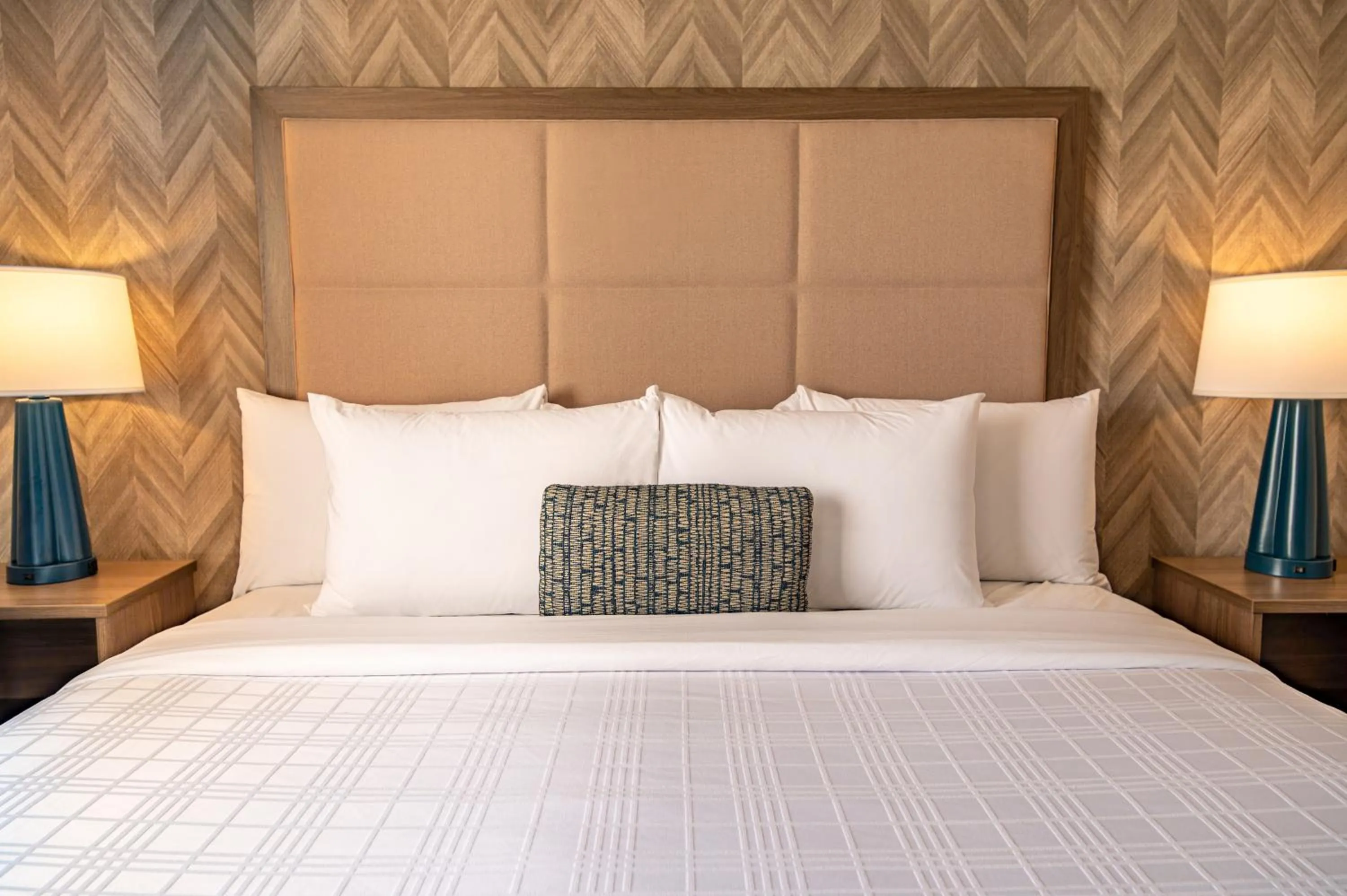 Bed in Canalta Airdrie