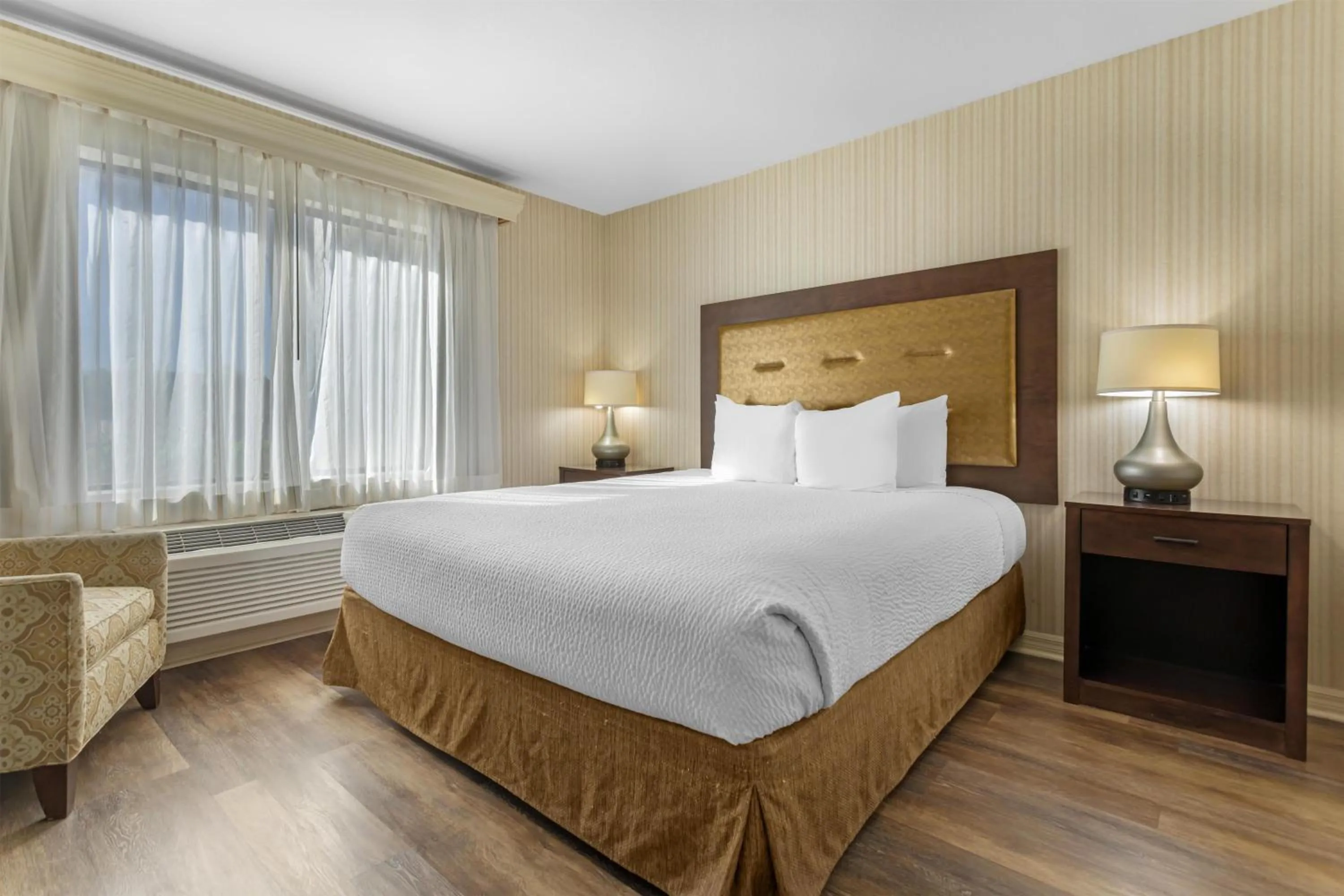 Bedroom, Bed in Best Western Plus Big America