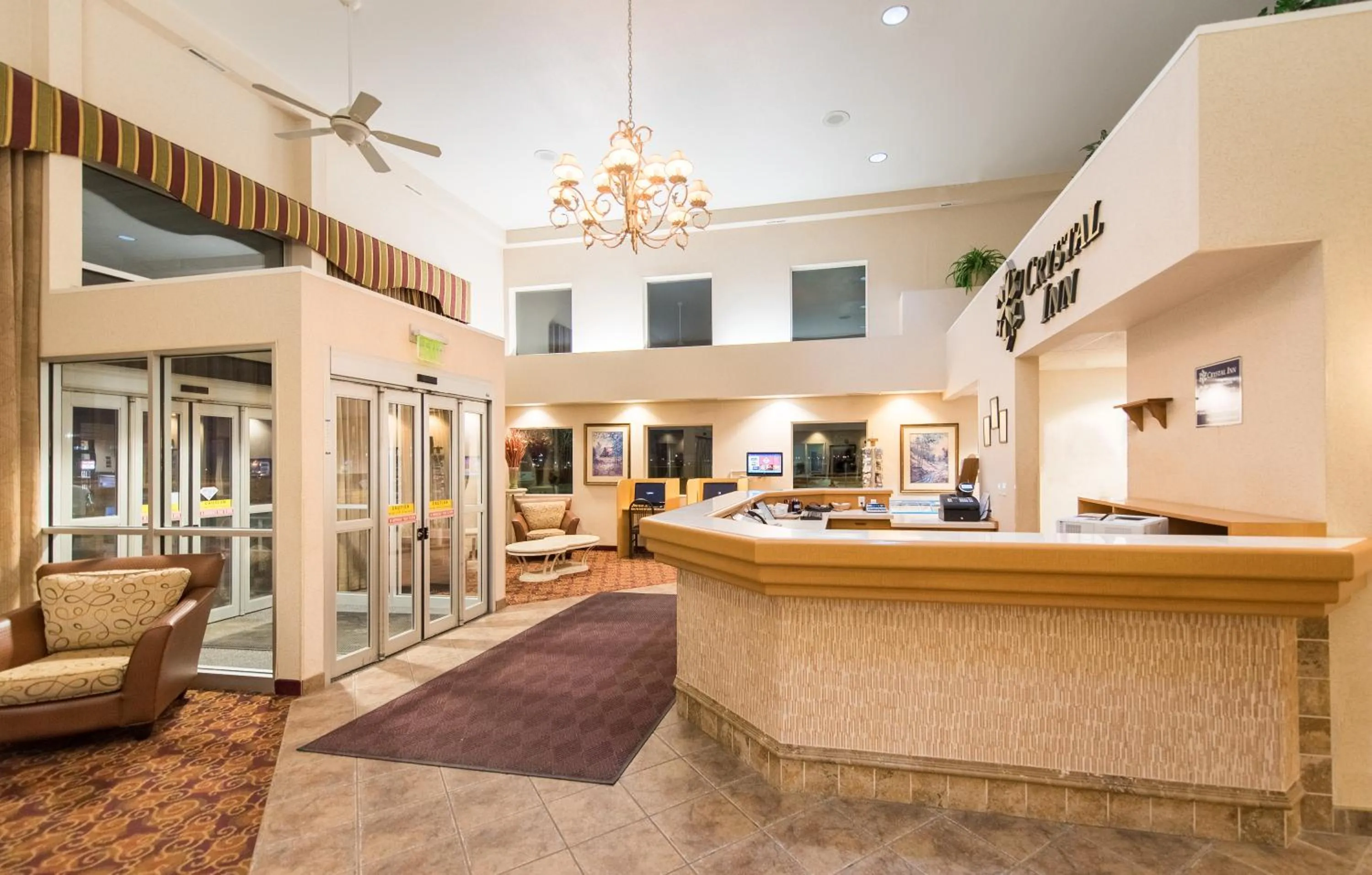 Lobby or reception in Crystal Inn Hotel & Suites - Great Falls