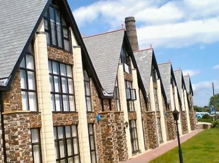 Facade/entrance in Sea Breeze Apartment