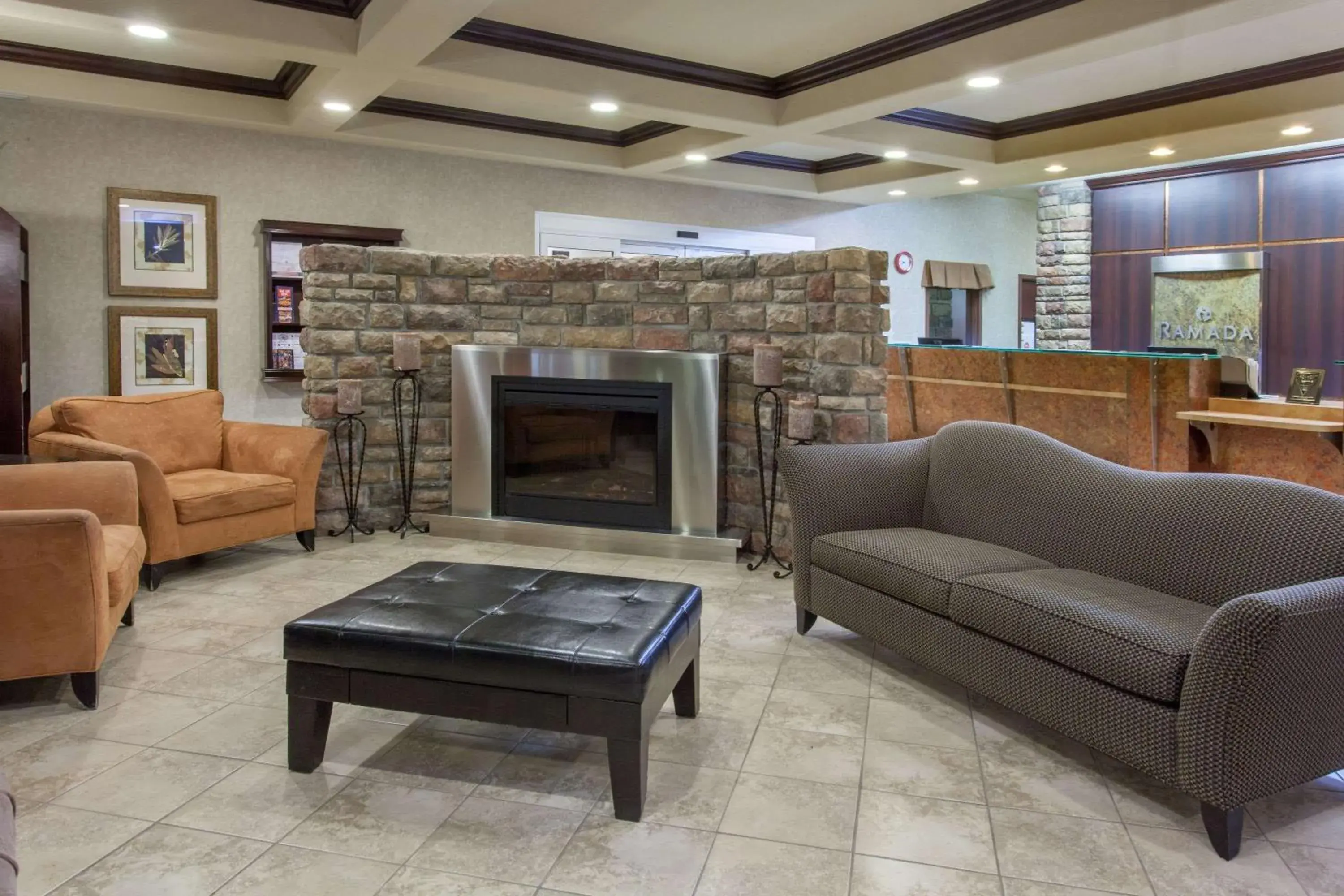 Lobby or reception in Ramada by Wyndham Camrose Lobby or reception in Ramada by Wyndham Camrose