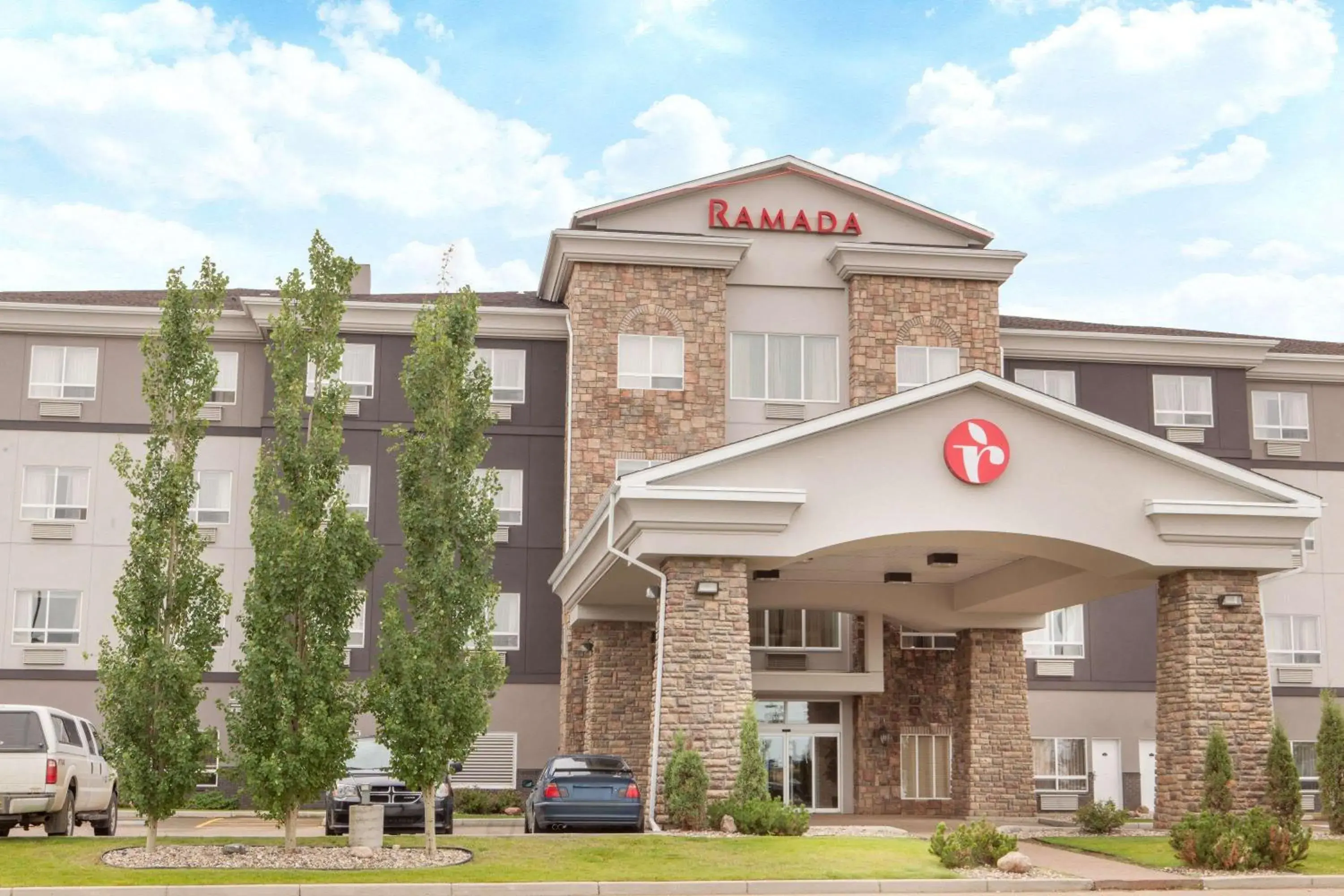 Property building in Ramada by Wyndham Camrose Property building in Ramada by Wyndham Camrose