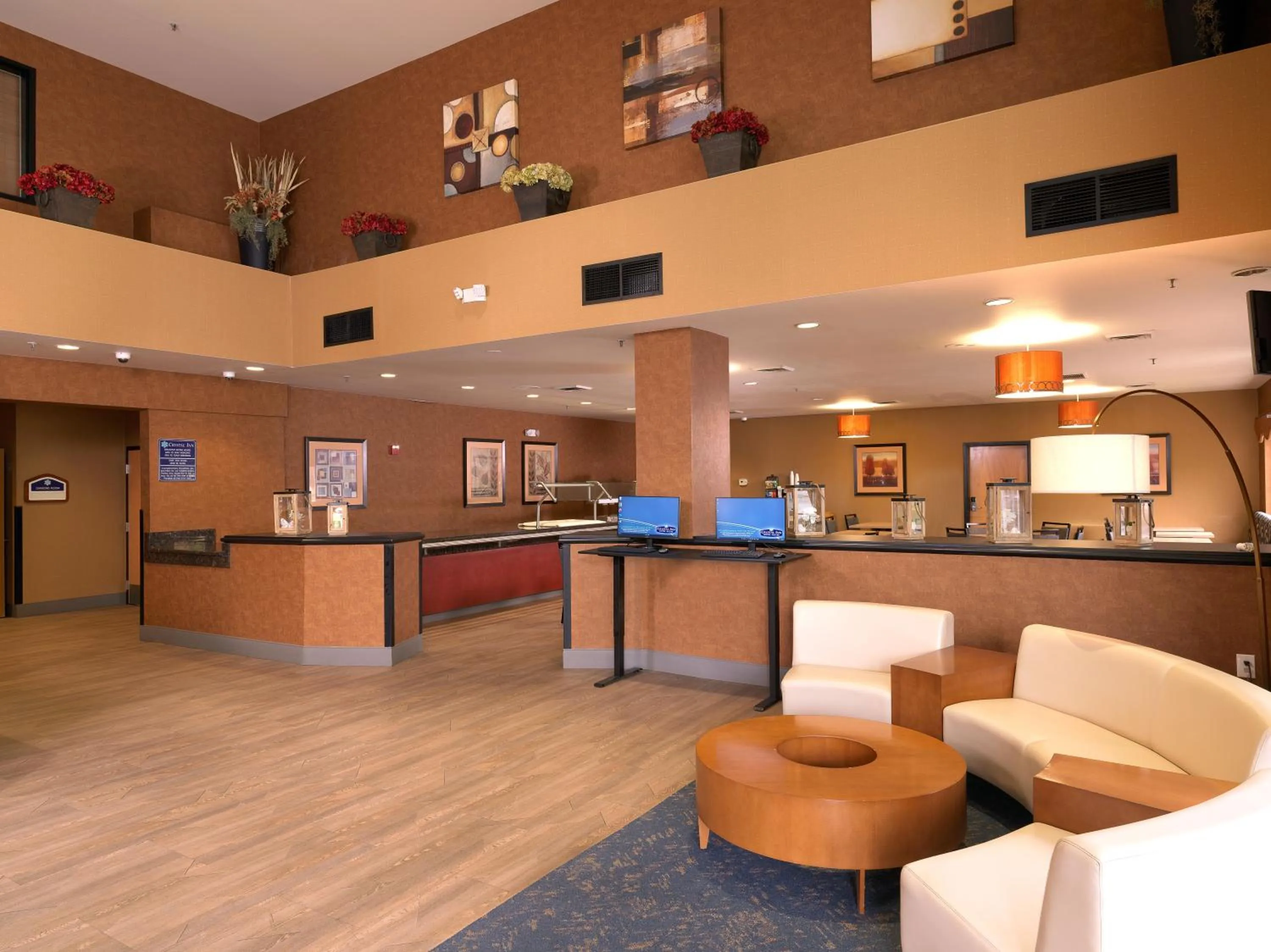 Lobby or reception in Crystal Inn Hotel & Suites - West Valley City