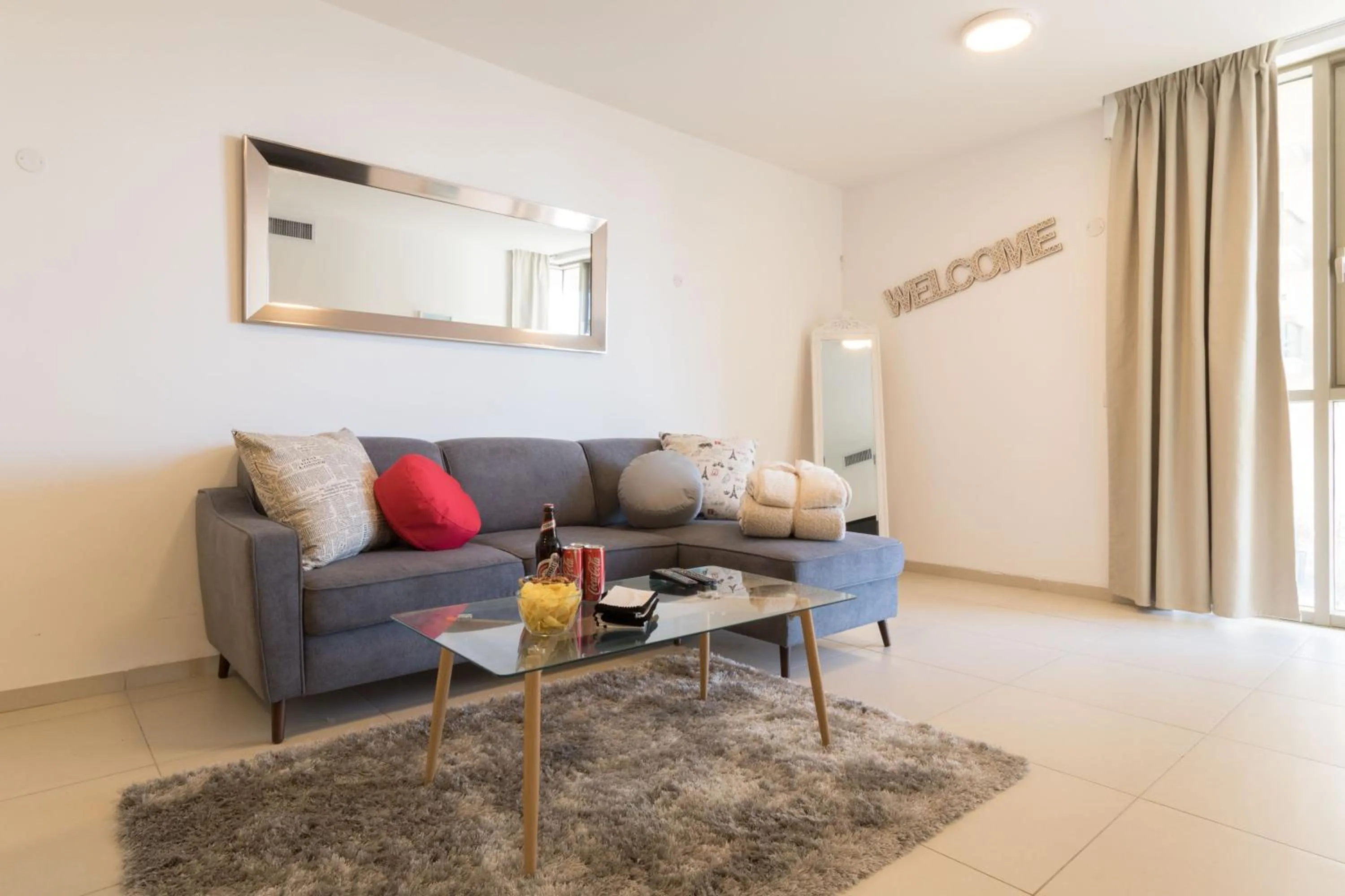 Luxury One-Bedroom Apartment/parking in city center