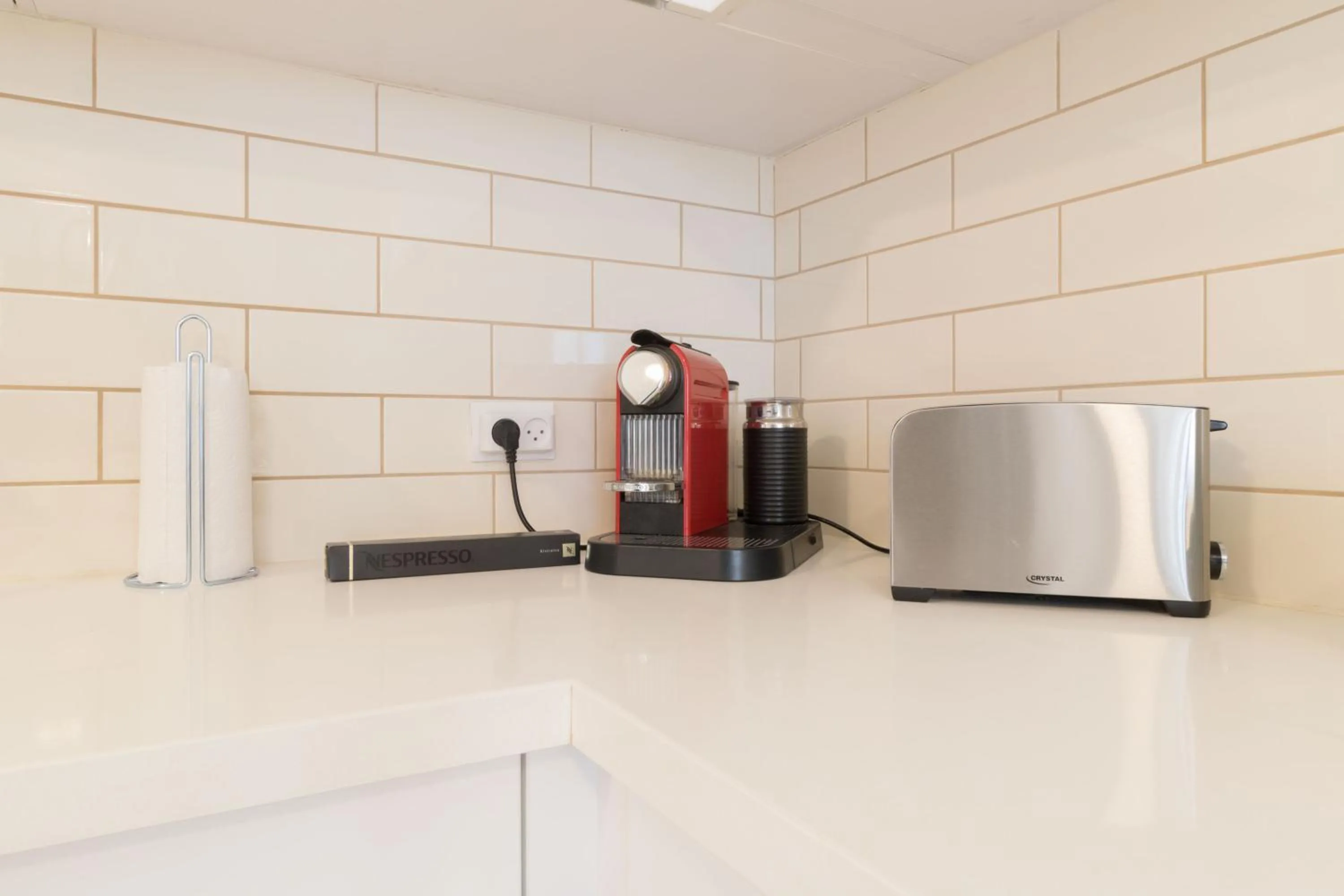Luxury One-Bedroom Apartment/parking in city center