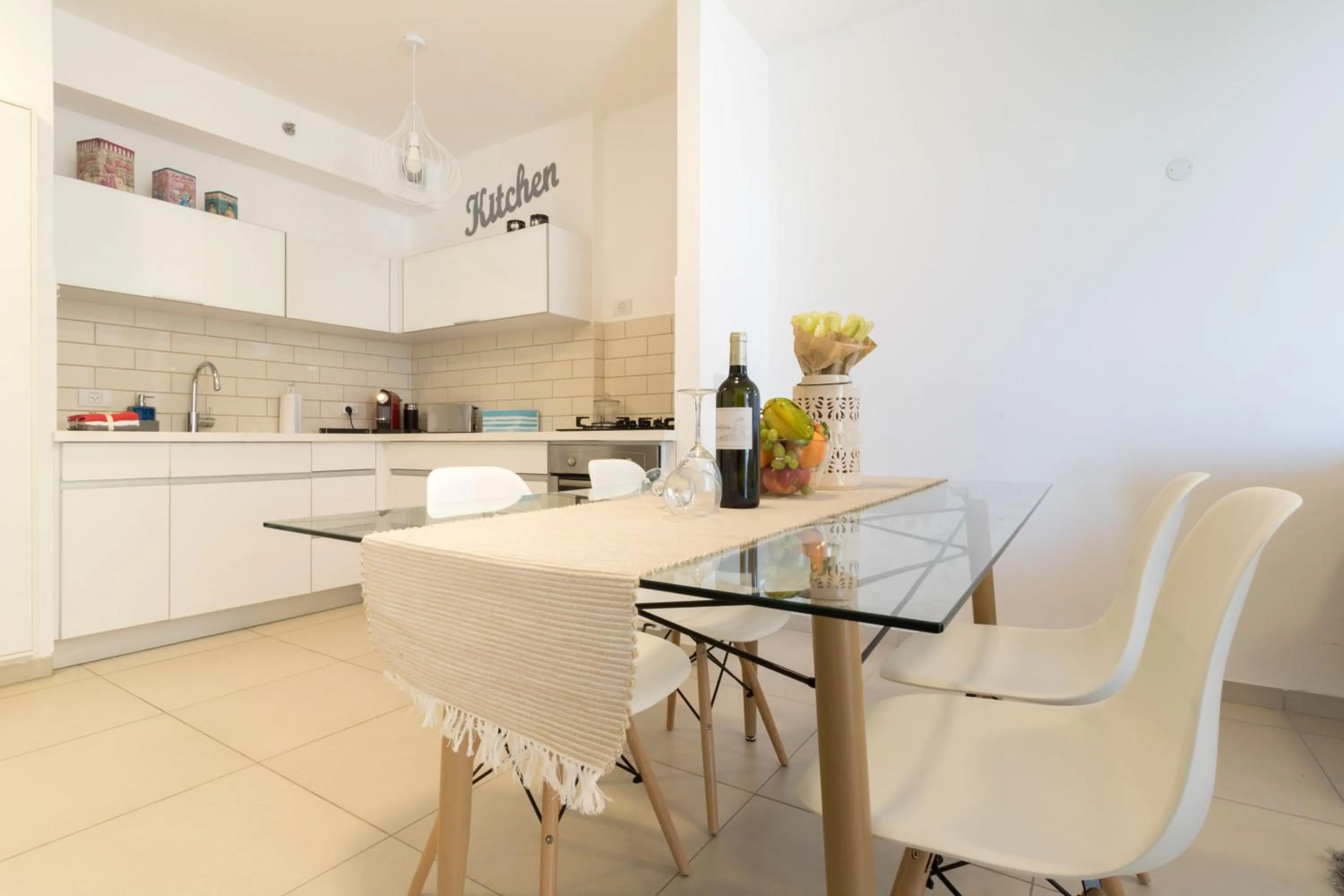 Luxury One-Bedroom Apartment/parking in city center