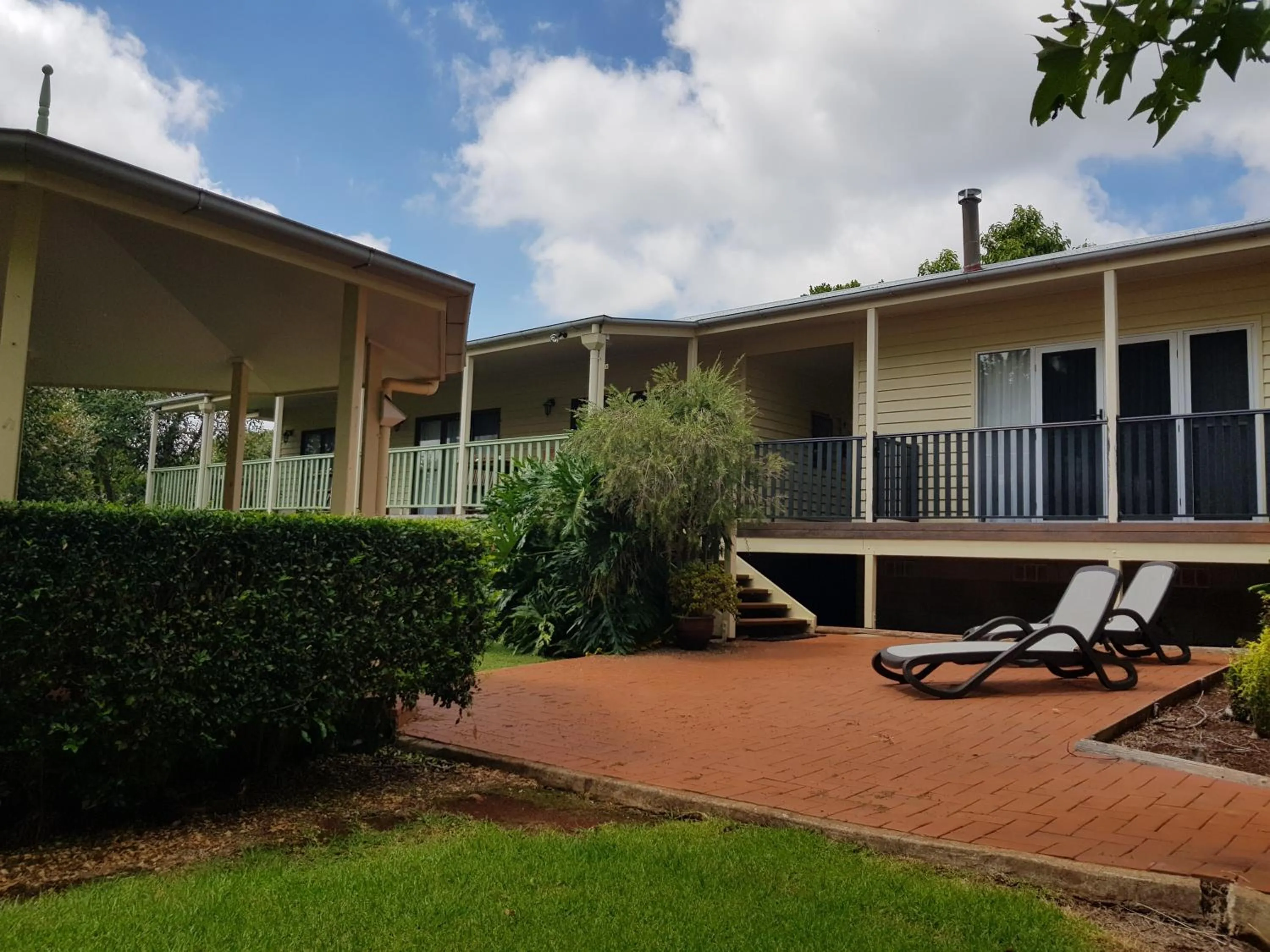 Property building in Camelot Boutique Accommodation