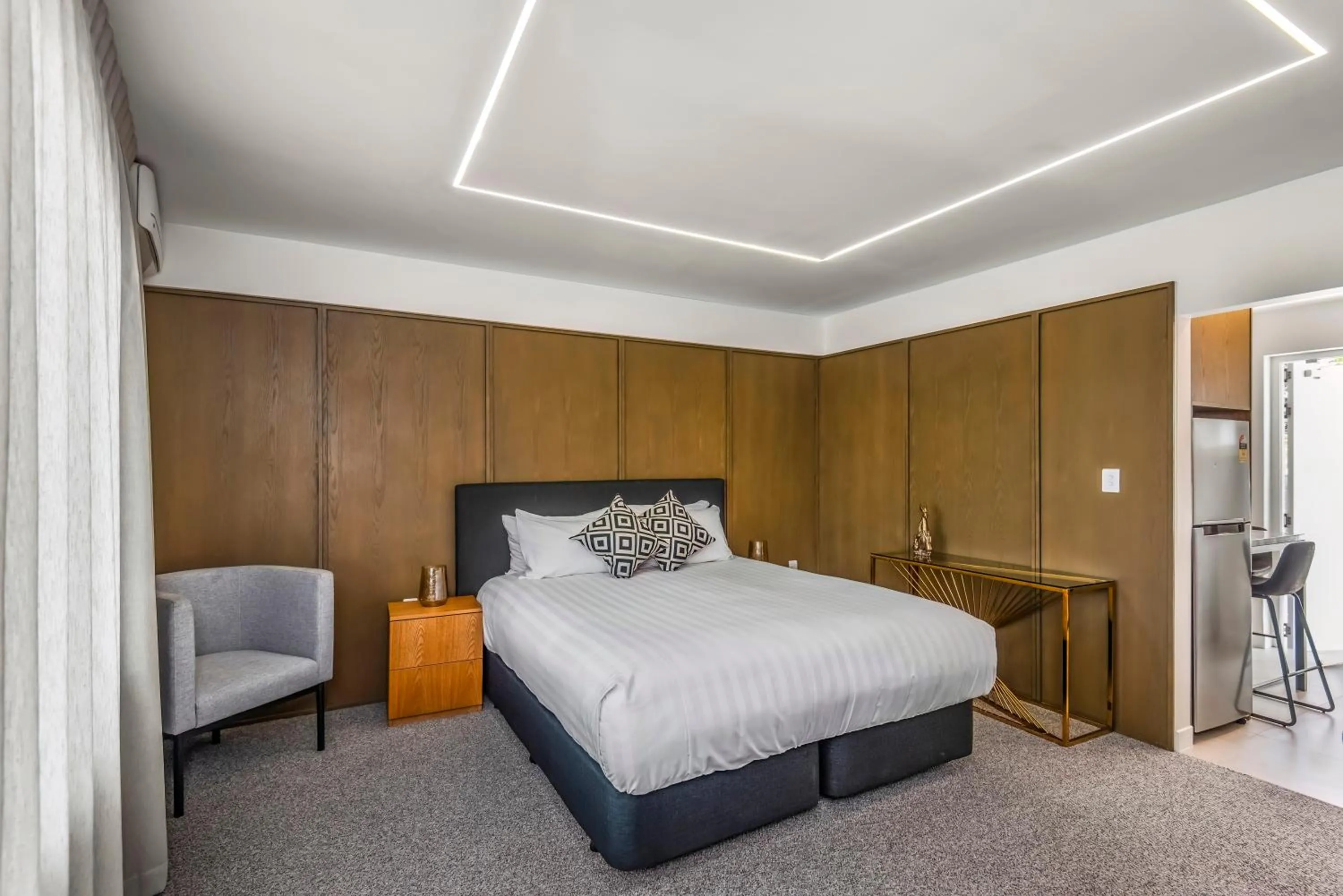 Bed in Poenamo Hotel