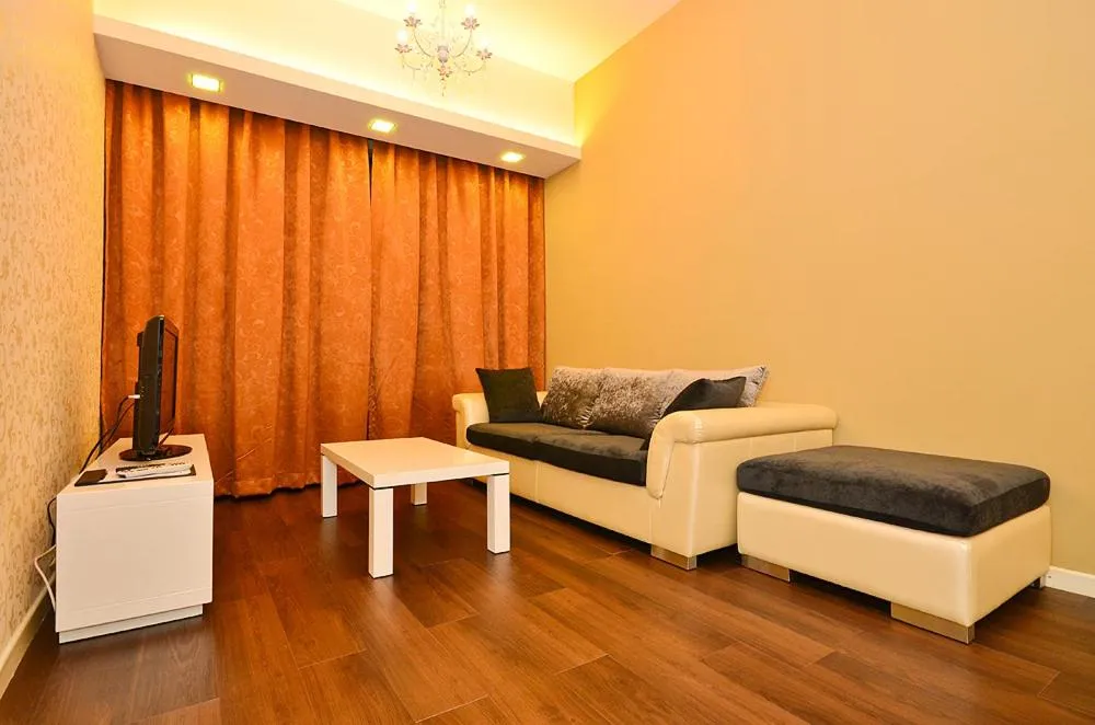 TV and multimedia in Jetty Suites Apartments