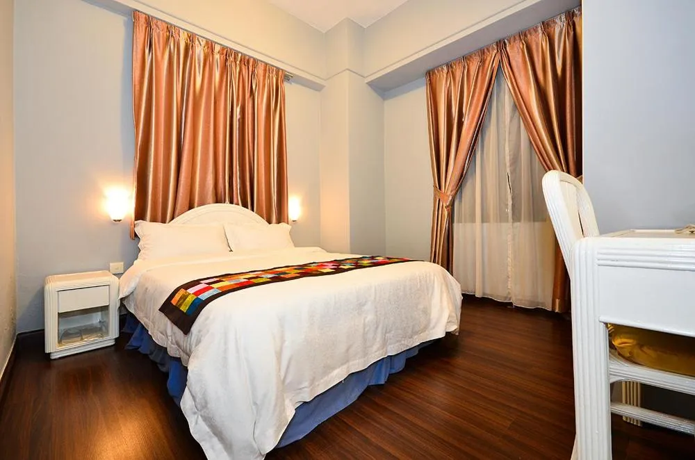 Photo of the whole room, Bed in Jetty Suites Apartments