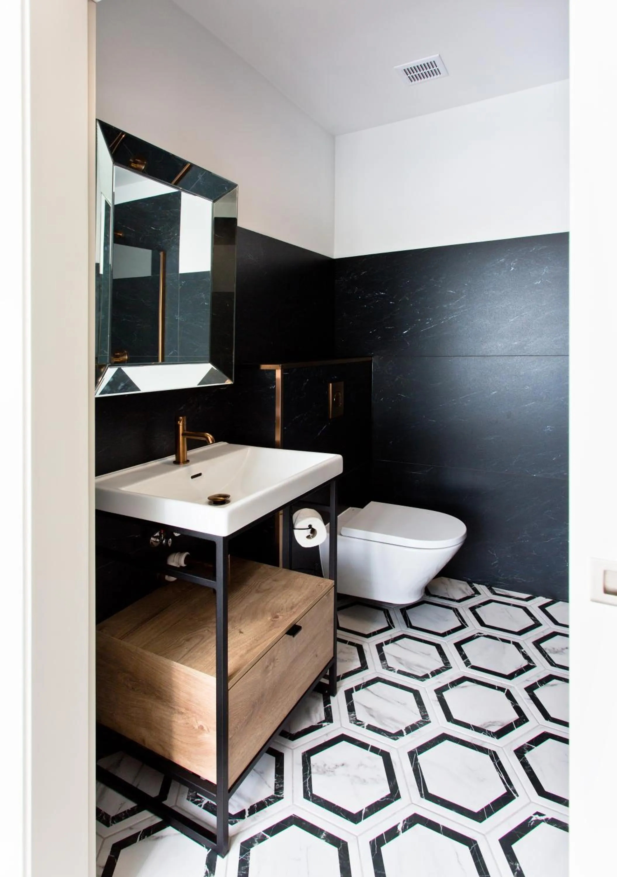 Shower in Meduza Sopot