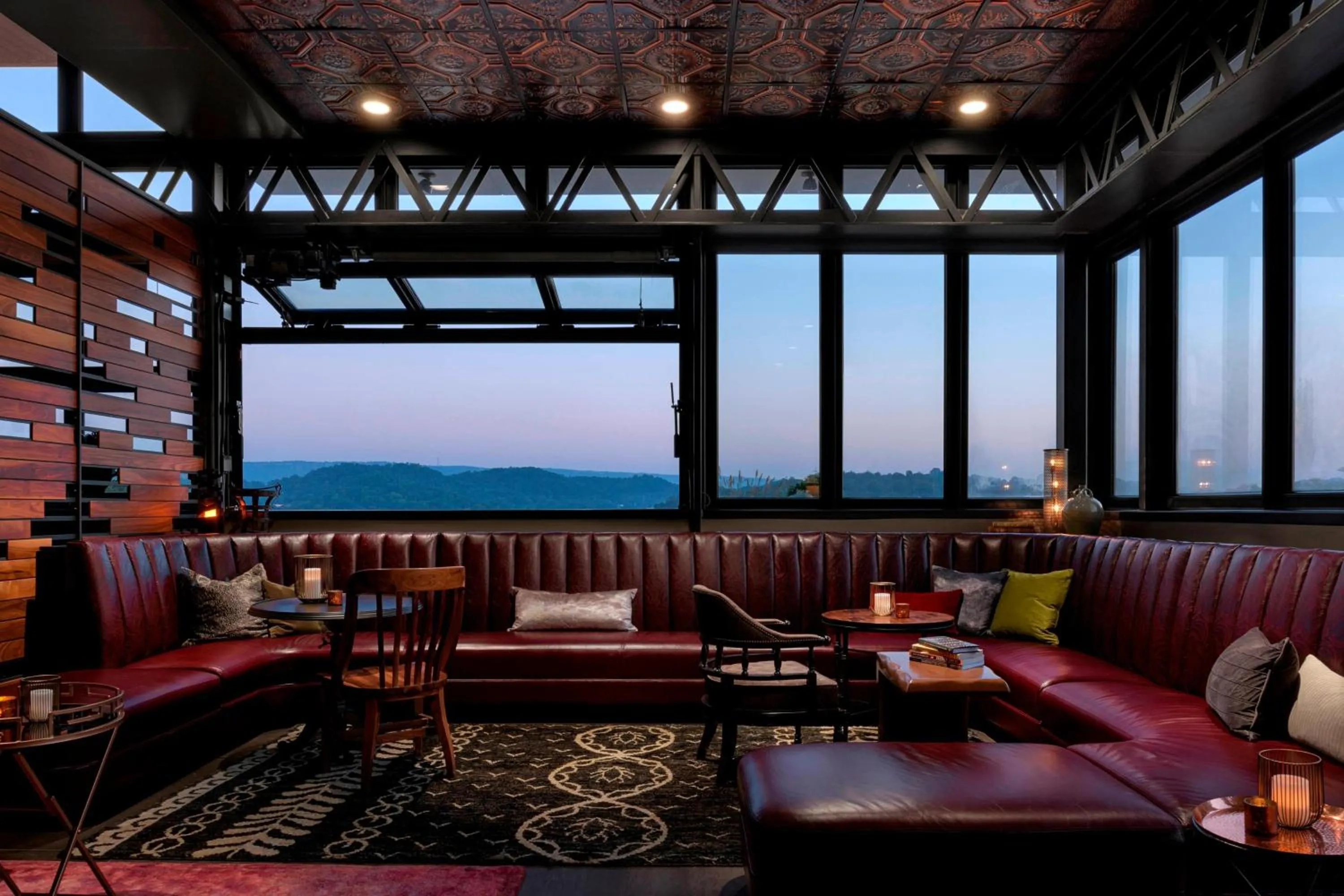 Restaurant/places to eat in The Edwin Hotel, Autograph Collection