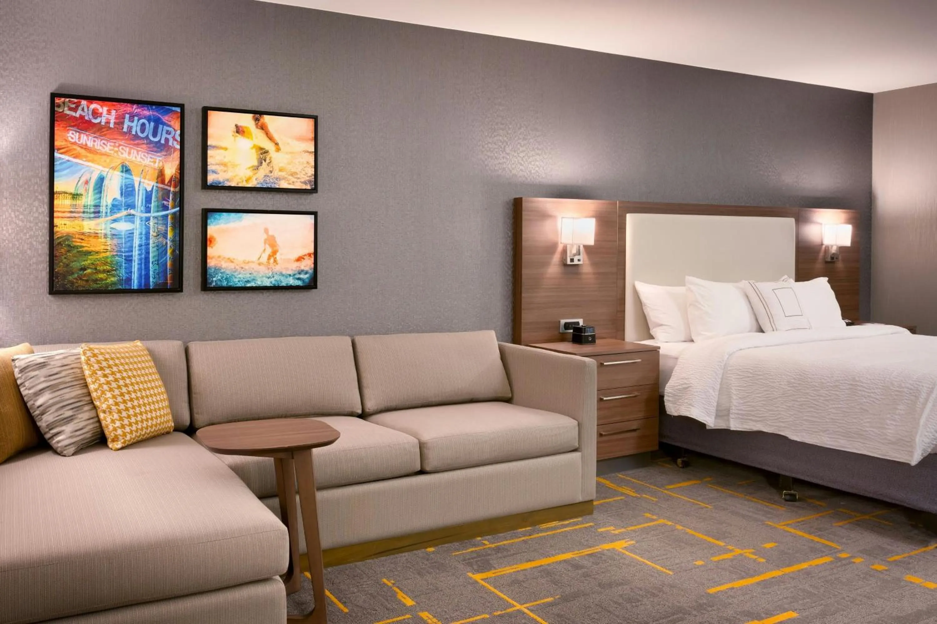 Photo of the whole room, Bed in TownePlace Suites by Marriott Los Angeles LAX/Hawthorne