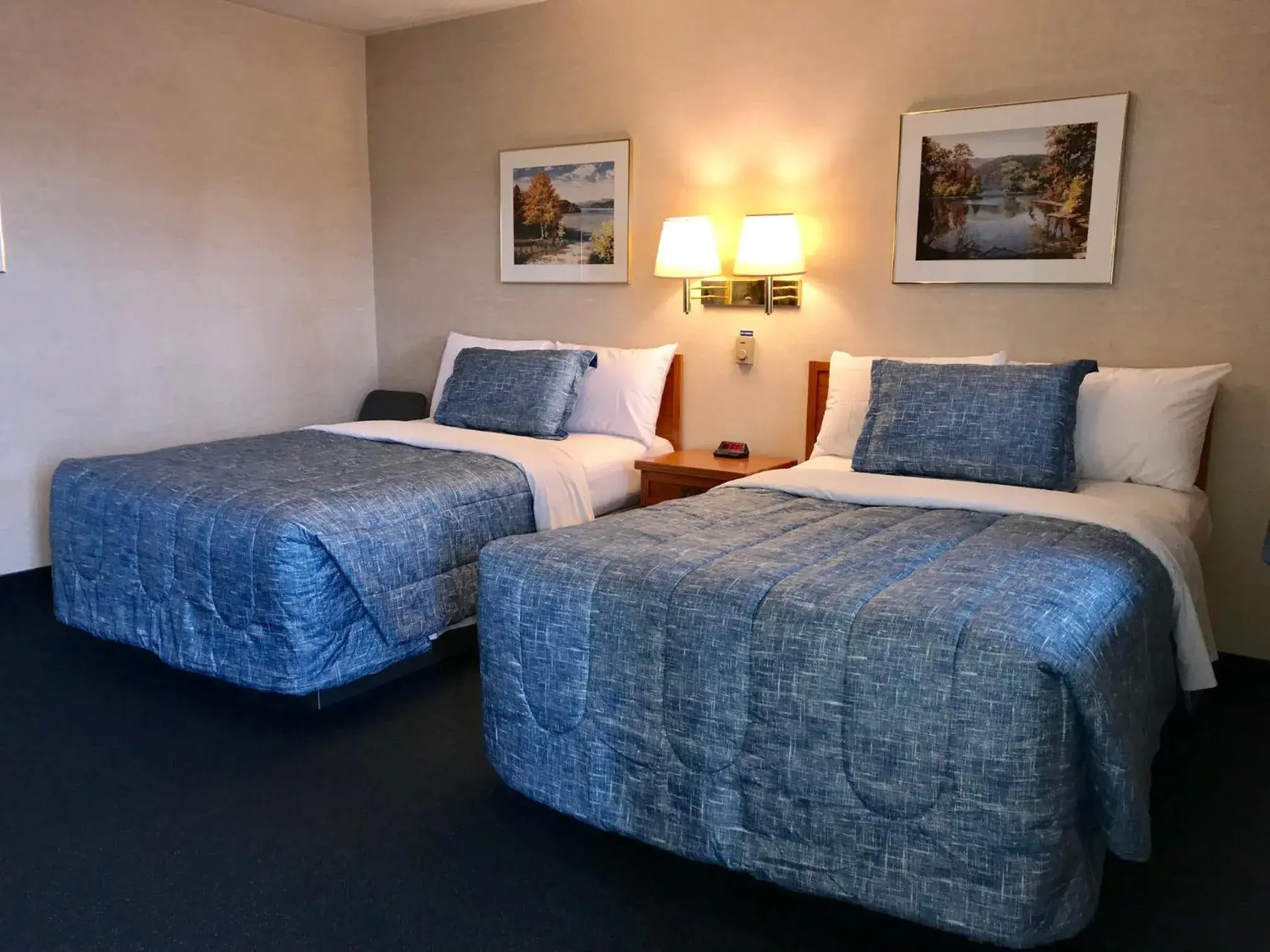 Standard Double Room in Country Inn Listowel Standard Double Room in Country Inn Listowel