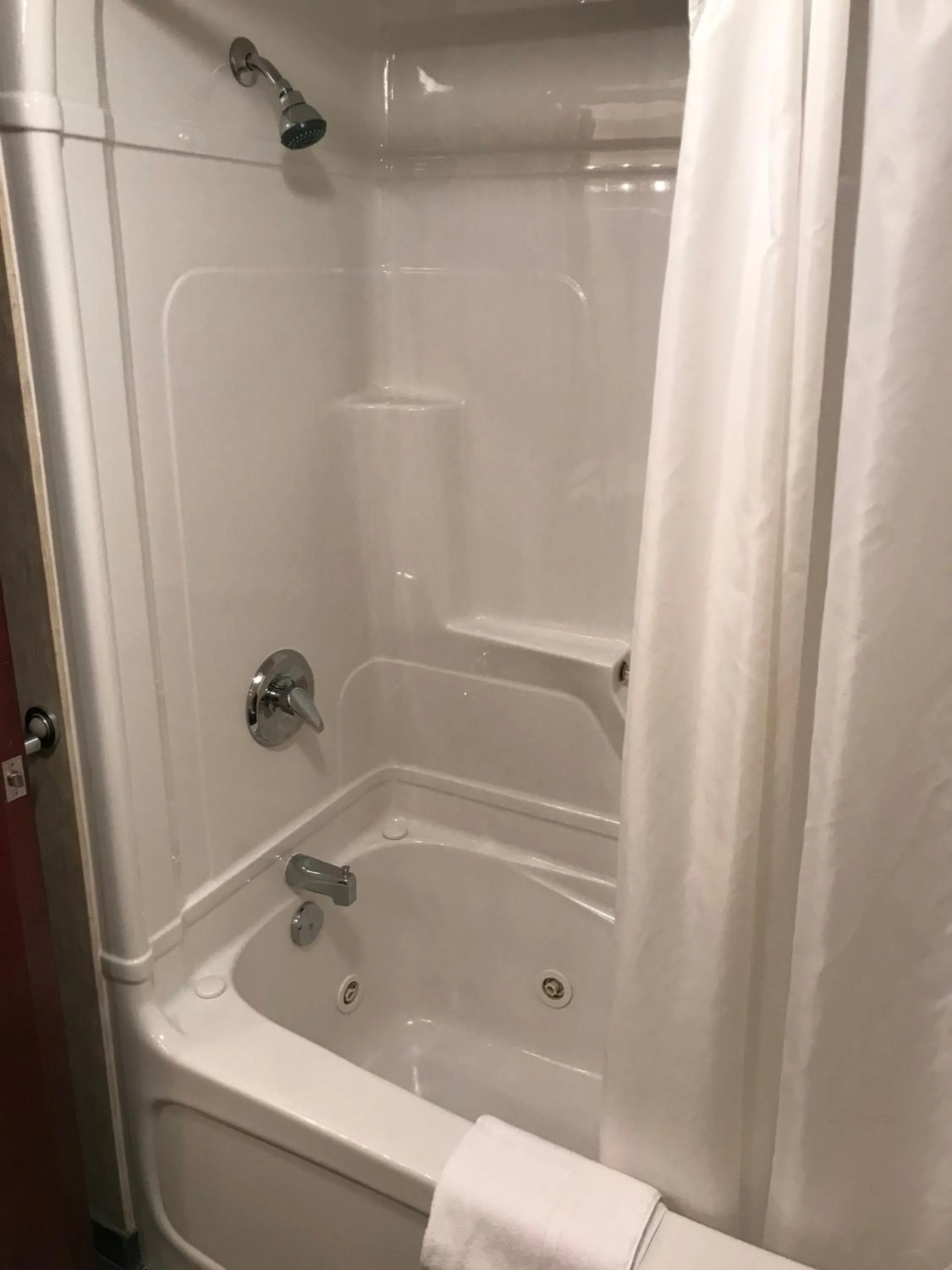 Toilet in Country Inn Listowel