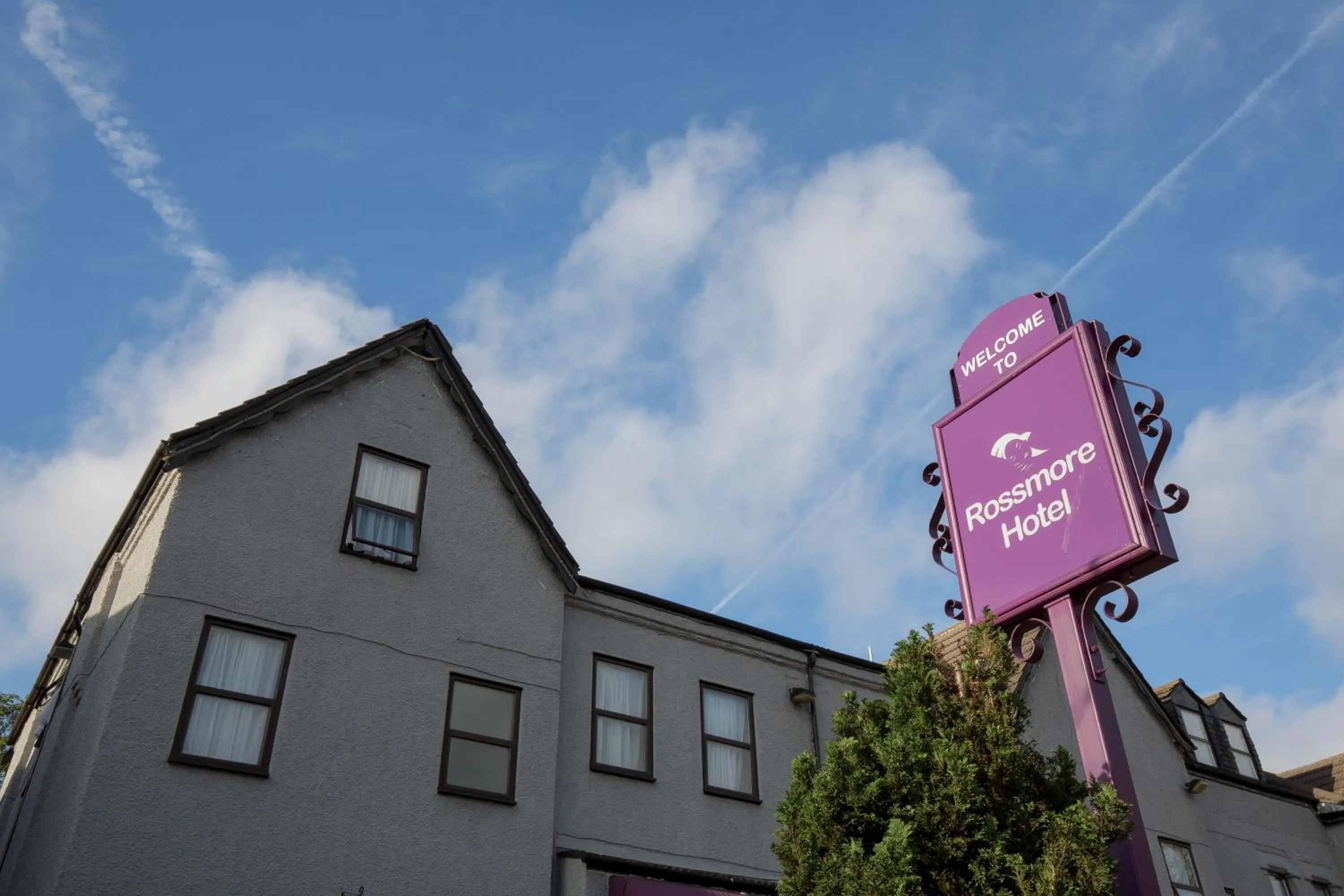 Day, Property Building in Rossmore Hotel