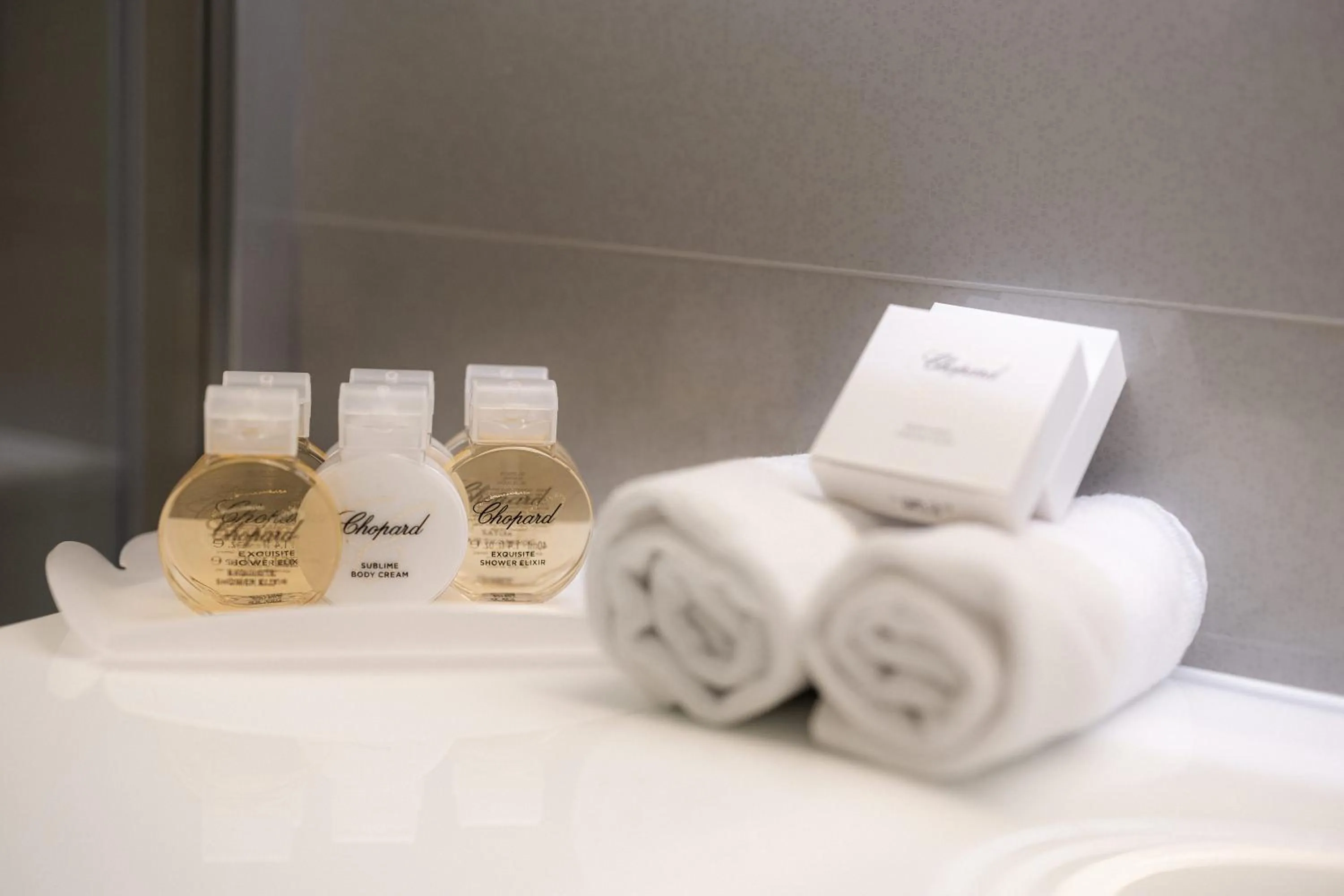 Bathroom in Aparthotel Joel